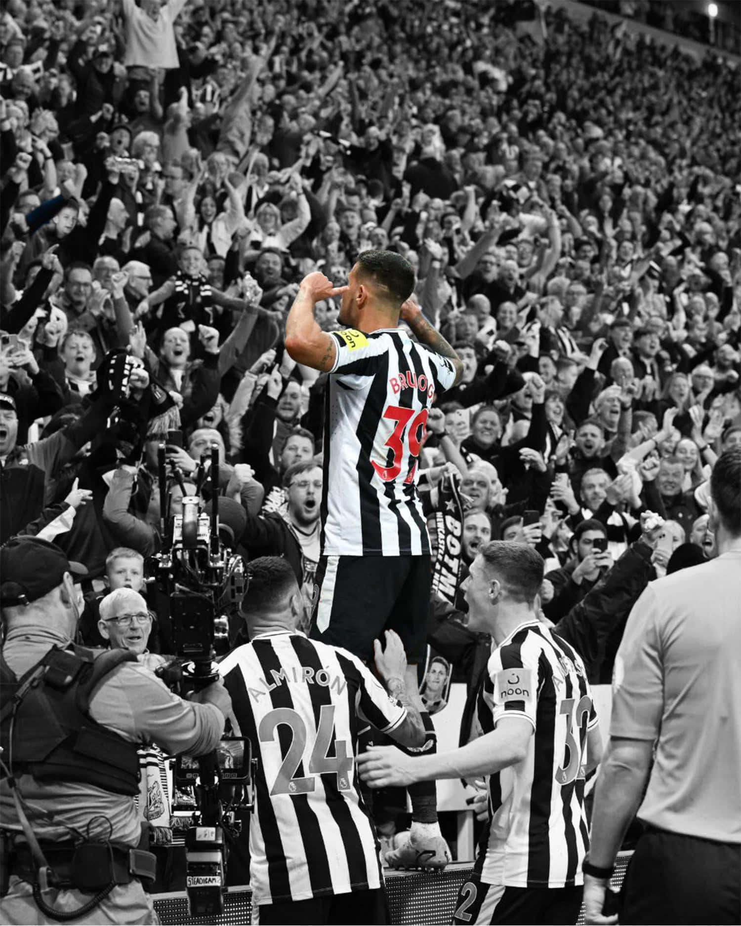 black and white striped jersey, red number 30, football player, HD Phone Wallpaper