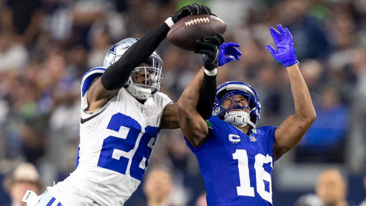 football, white jersey number 26, blue jersey number 16, SD Desktop Wallpaper
