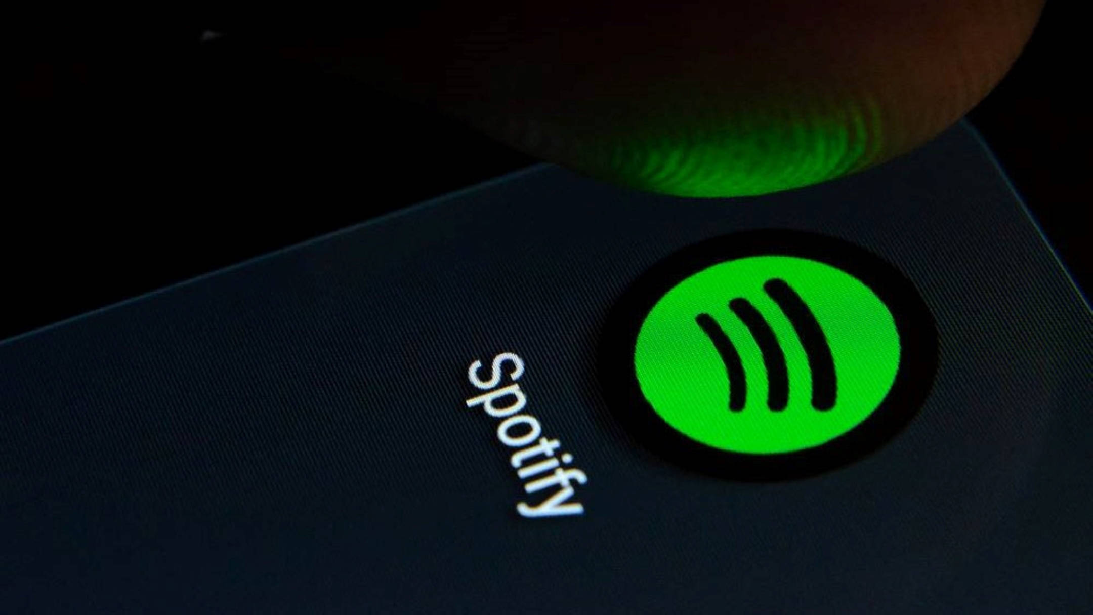 Spotify, green Spotify logo, dark smartphone screen, Full HD Desktop Wallpaper