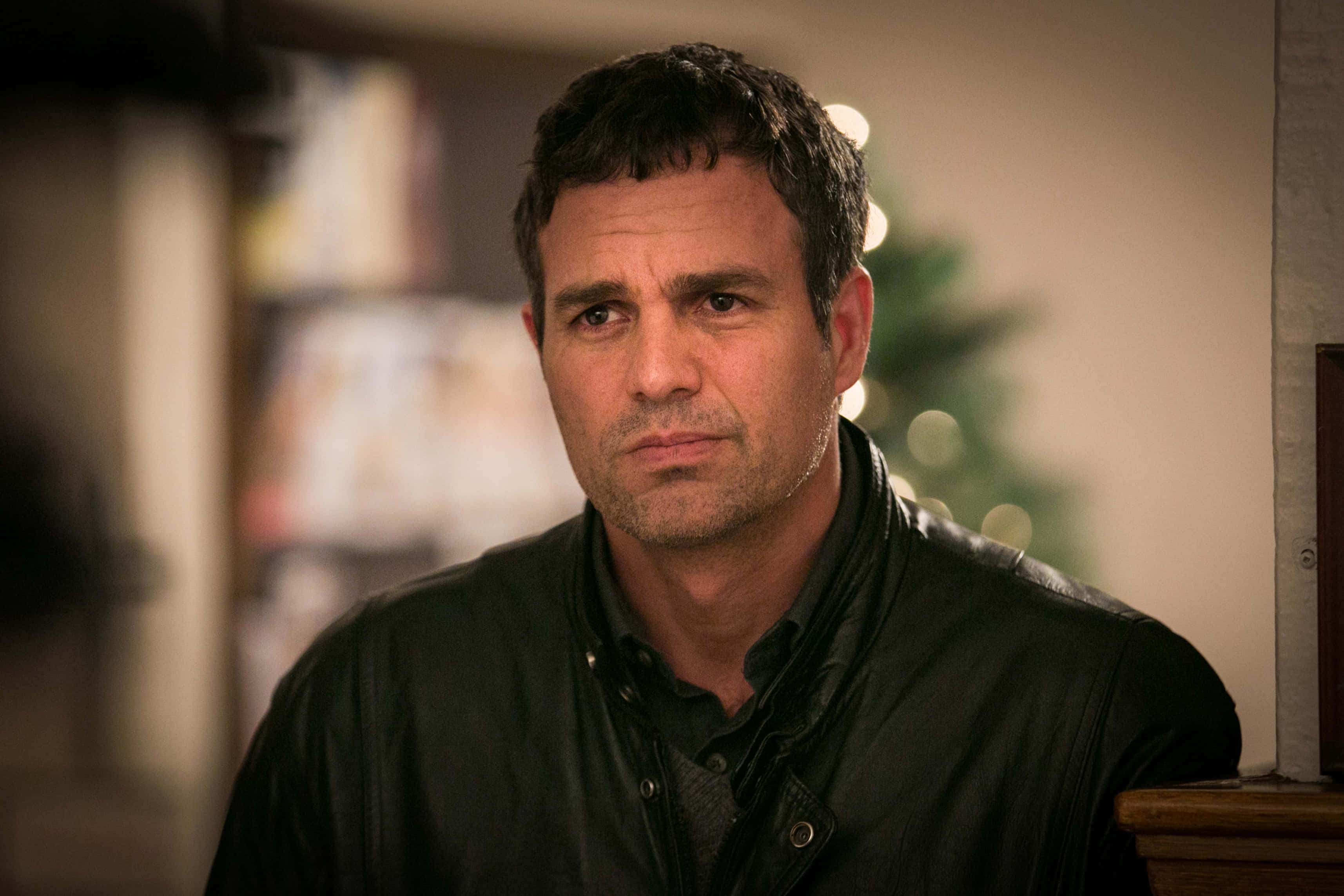 Spotlight Movie, black leather jacket, serious expression, 2K Desktop Wallpaper