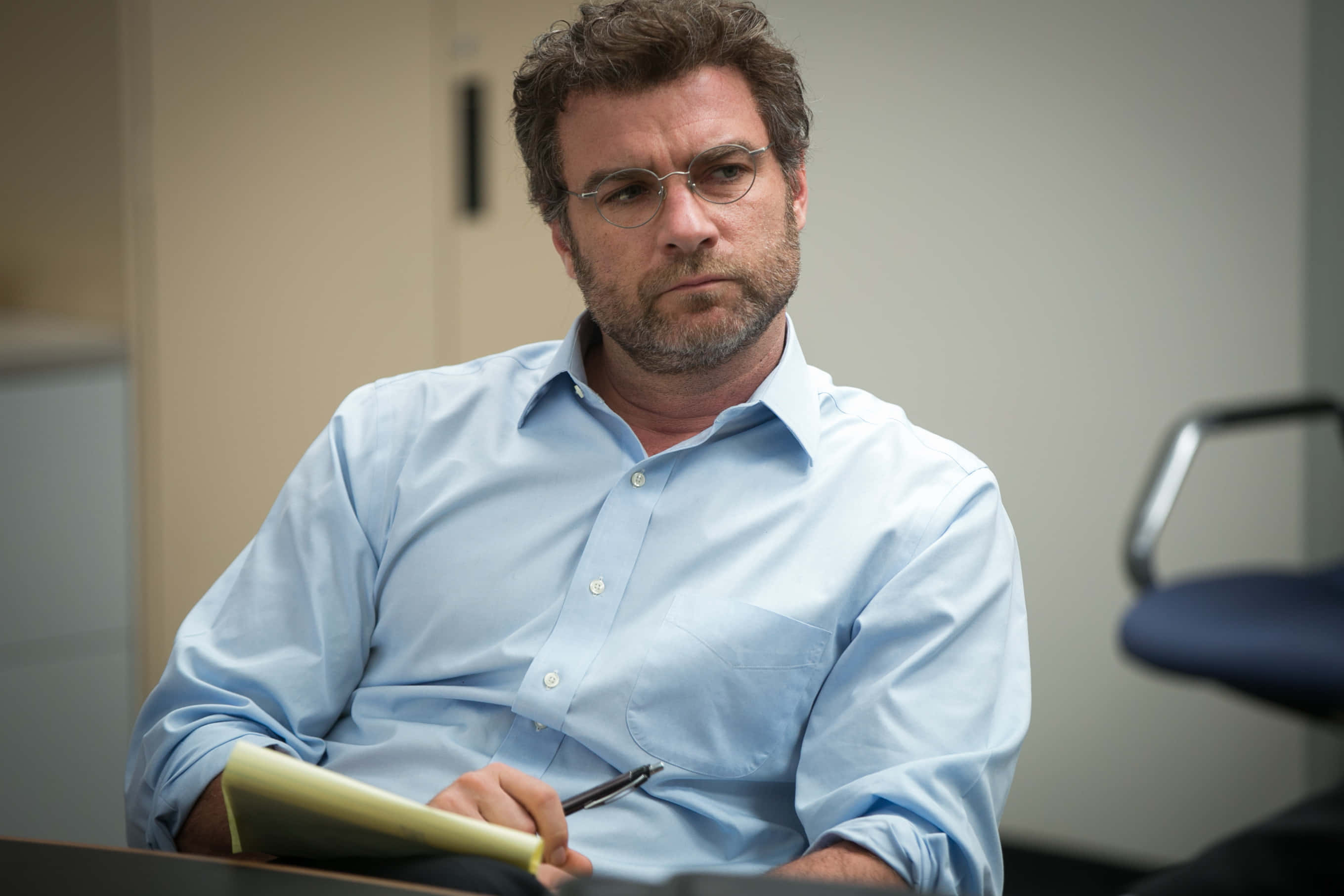 Spotlight Movie, journalist, glasses, 2K Desktop Wallpaper