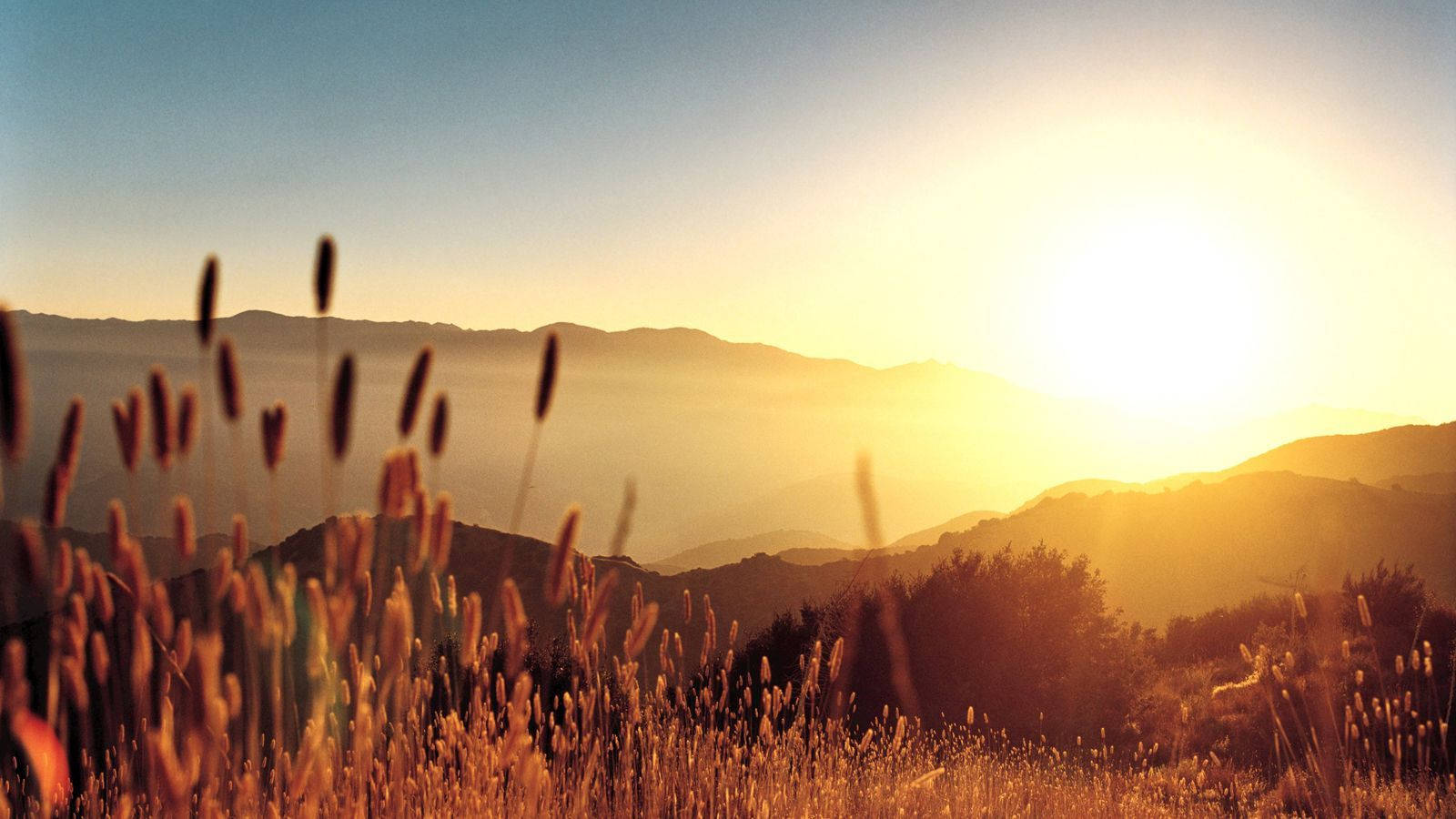 Golden sunset, distant mountain ranges, warm light, HD Desktop Wallpaper