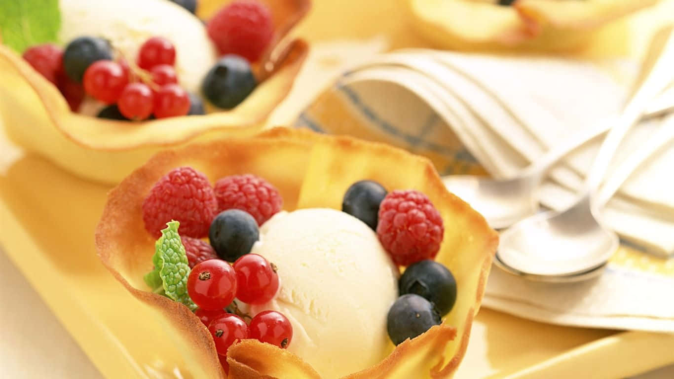 Golden pastry cups, creamy vanilla ice cream, fresh raspberries, HD Desktop Wallpaper