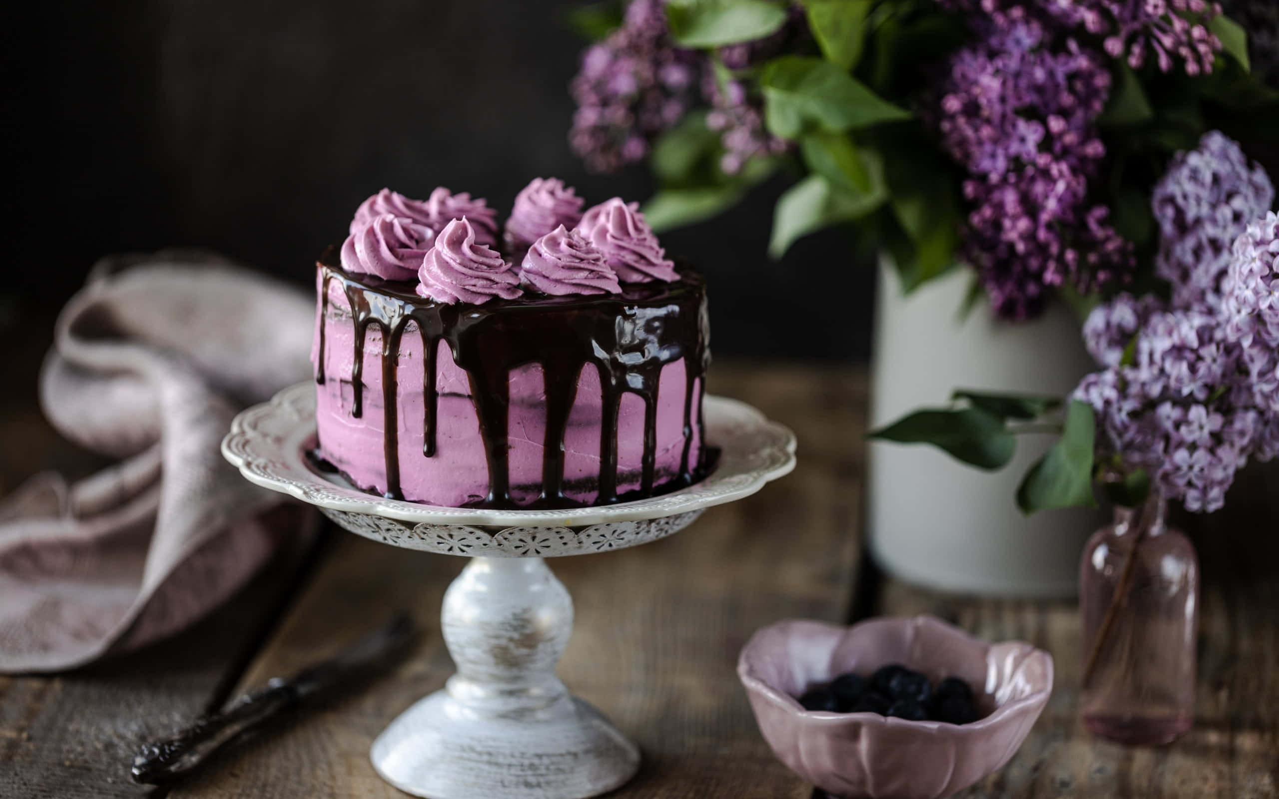 spring desserts, purple cake, chocolate drizzle, 2K Desktop Wallpaper
