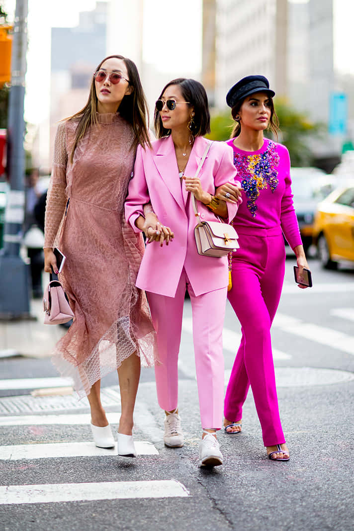 Spring Fashion, bold pink outfits, city street, SD Phone Wallpaper