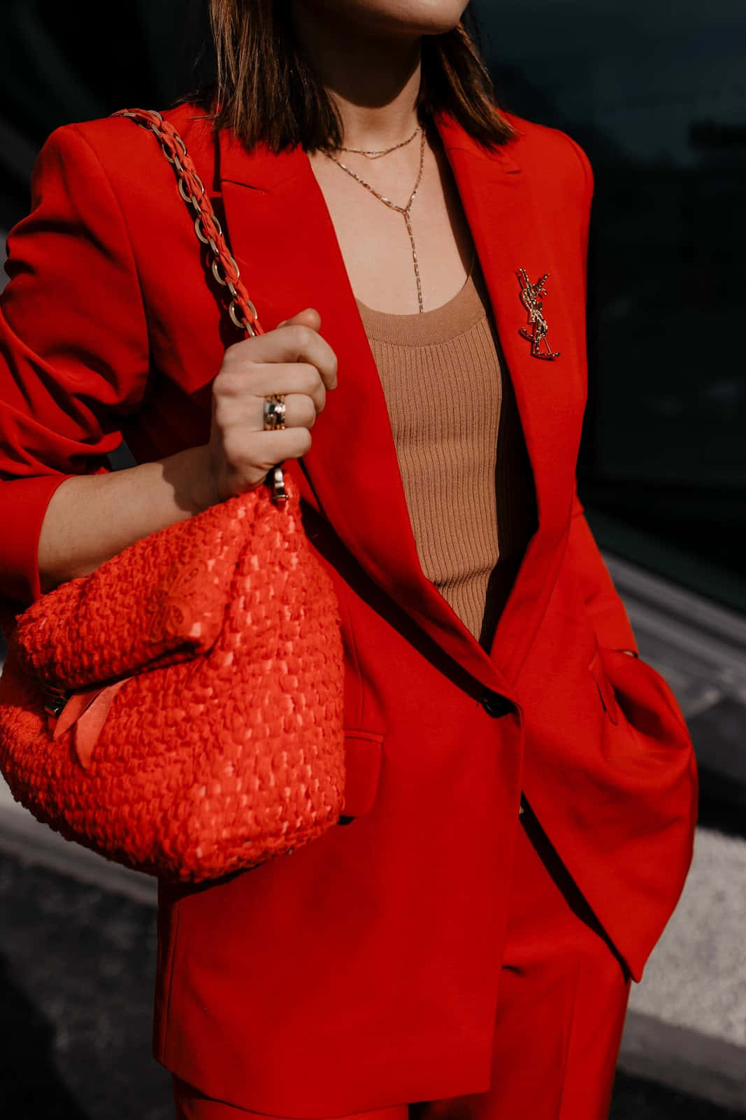 spring fashion, bold red blazer, matching woven bag, HD Phone Wallpaper