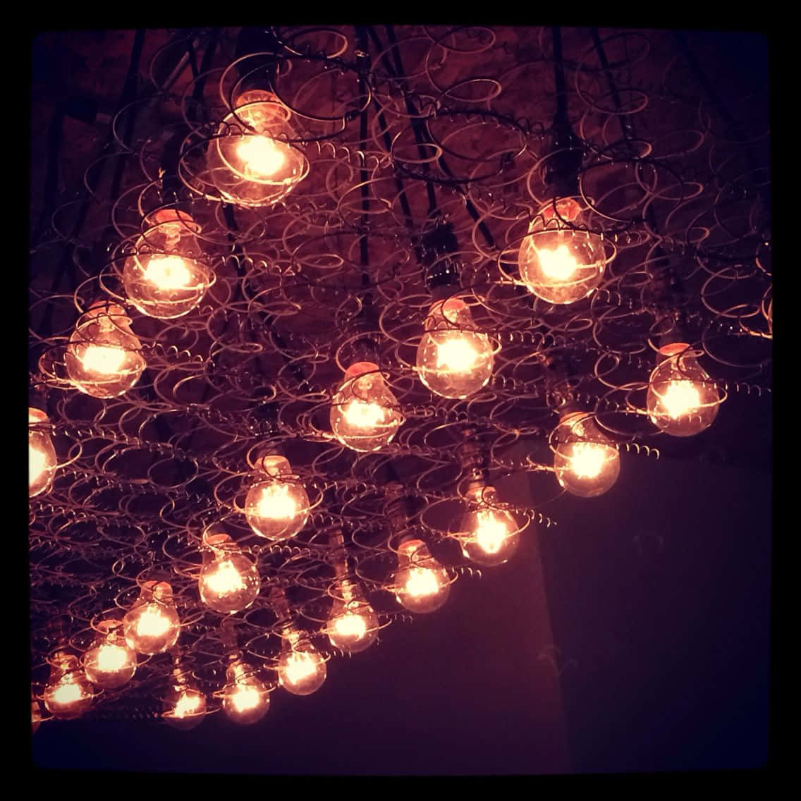 Spring Lights, chandelier, exposed bulbs, SD Desktop Wallpaper