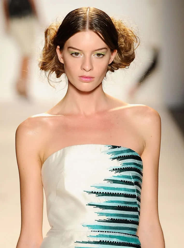 Spring Makeup, green eyeliner, white strapless dress, SD Phone Wallpaper