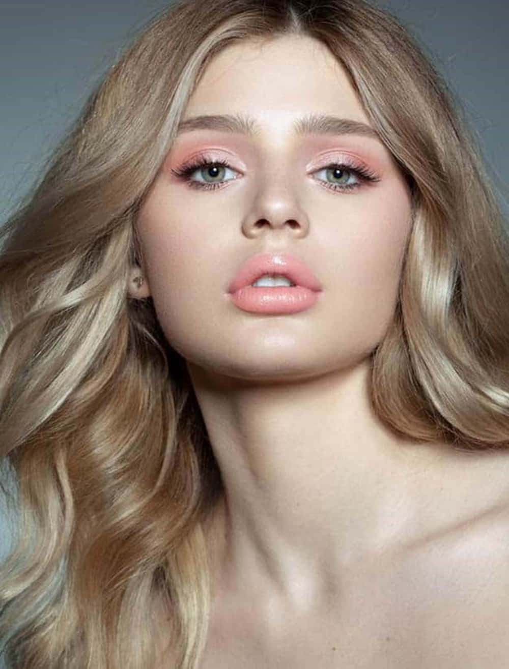 Spring Makeup, wavy blonde hair, soft pink makeup, HD Phone Wallpaper