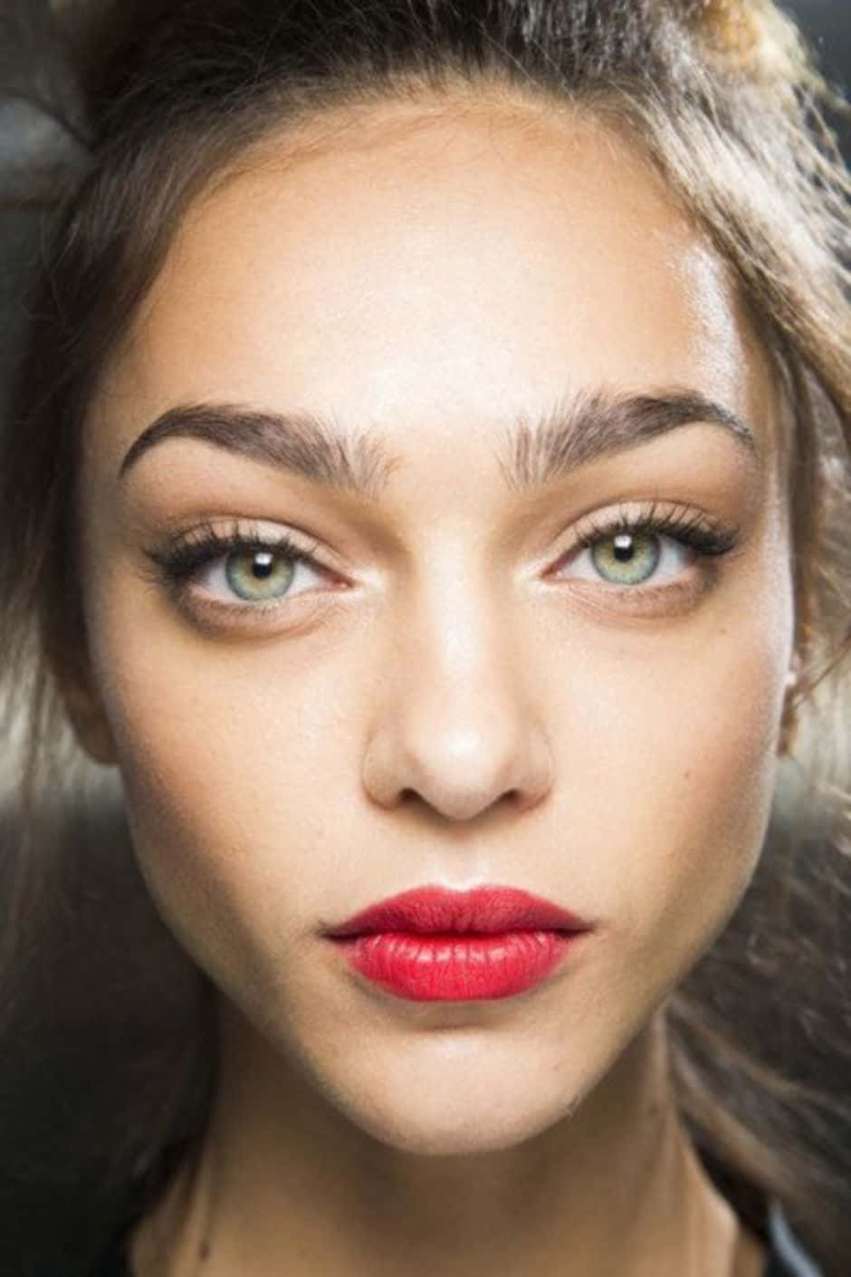 Vibrant Spring Makeup Look, green eyes, bold red lips, HD Phone Wallpaper