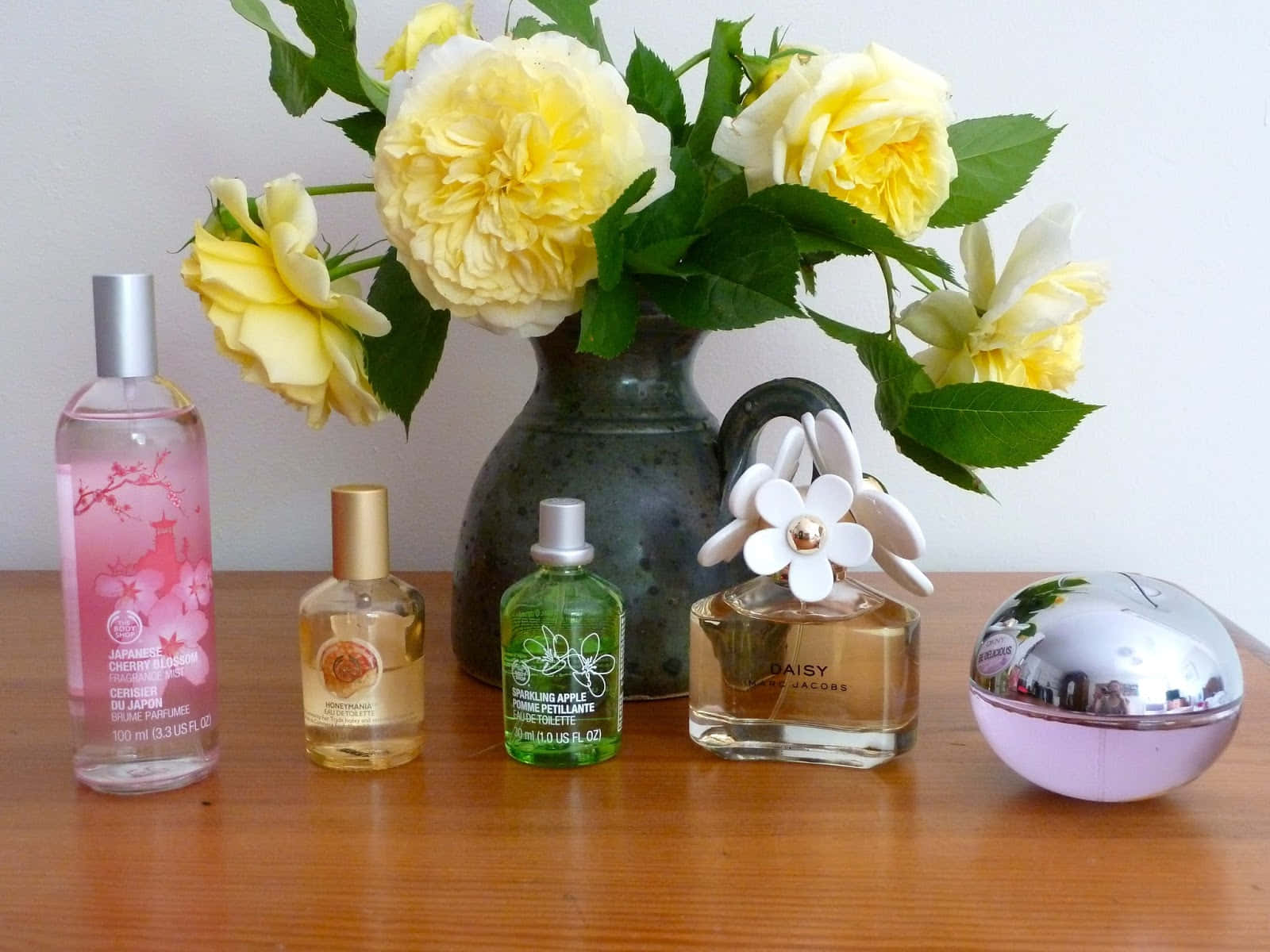 Spring Perfume, perfume bottles, vase of yellow roses, HD Desktop Wallpaper