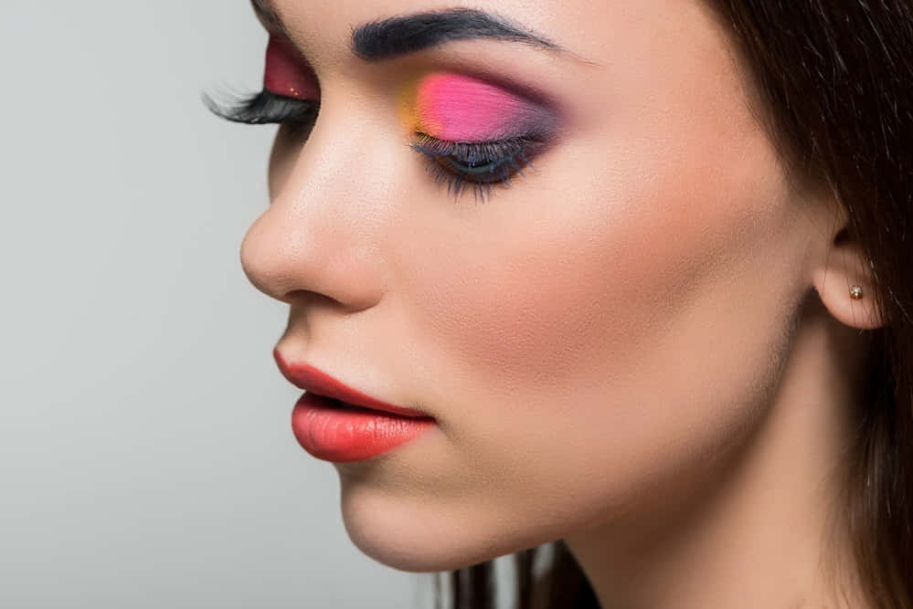 Spring Makeup Look, bold pink and purple eyeshadow, red lips, SD Desktop Wallpaper