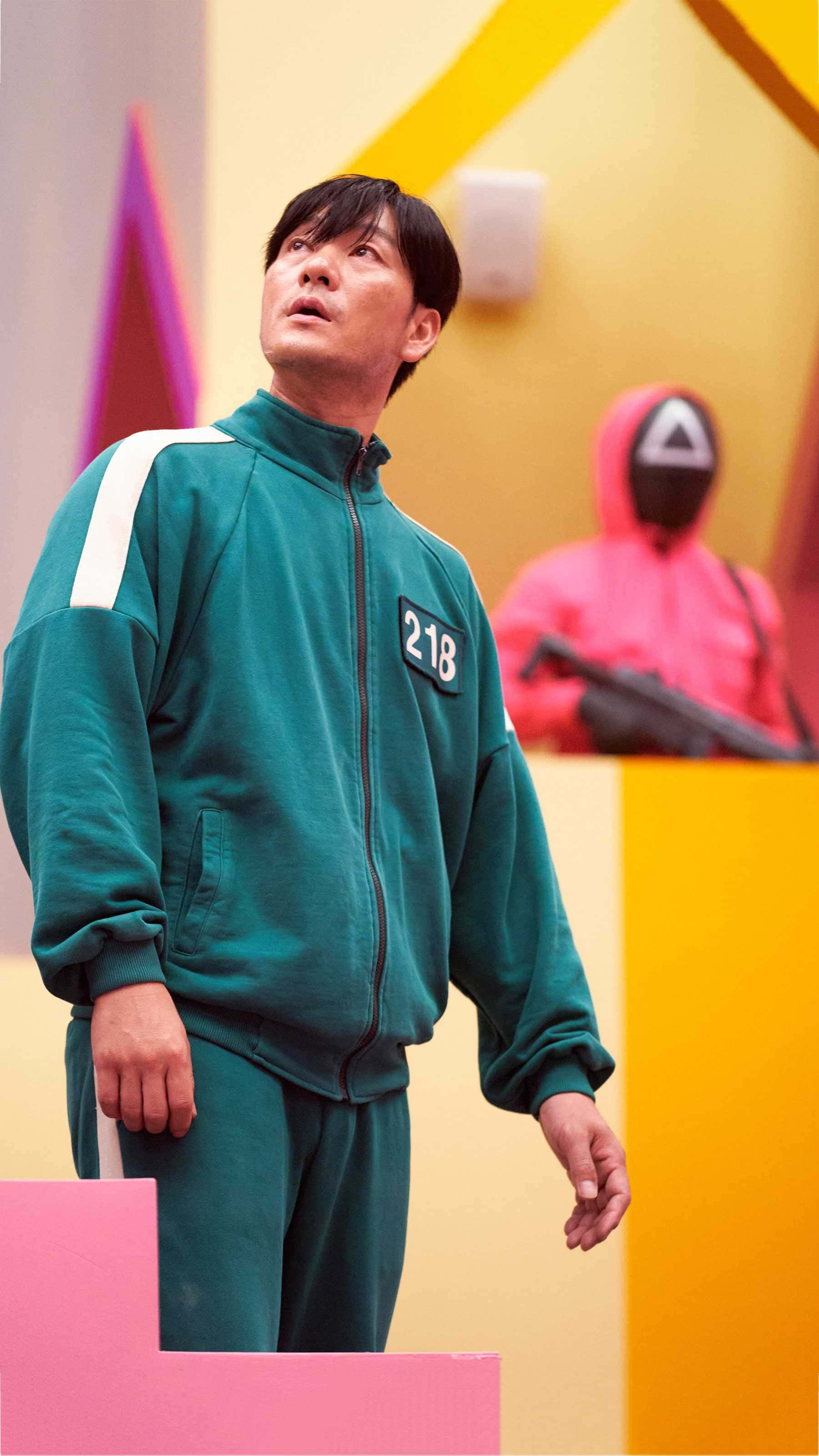 Squid Game, green tracksuit, number 218, 2K Phone Wallpaper