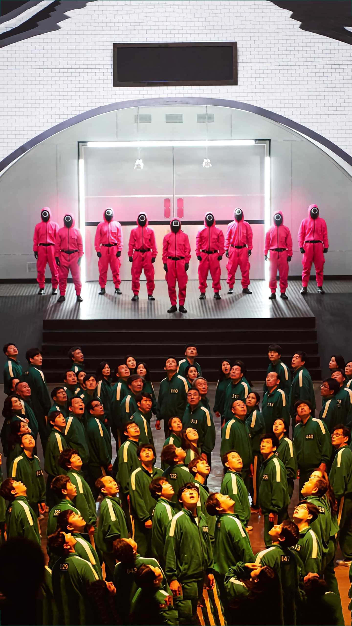 Squid Game, green tracksuits, pink jumpsuits, 2K Phone Wallpaper