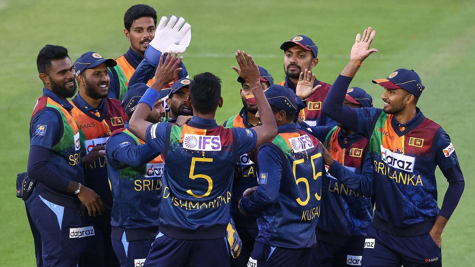 Sri Lanka Cricket Team, vibrant green field, celebrates enthusiastically, HD Desktop Wallpaper