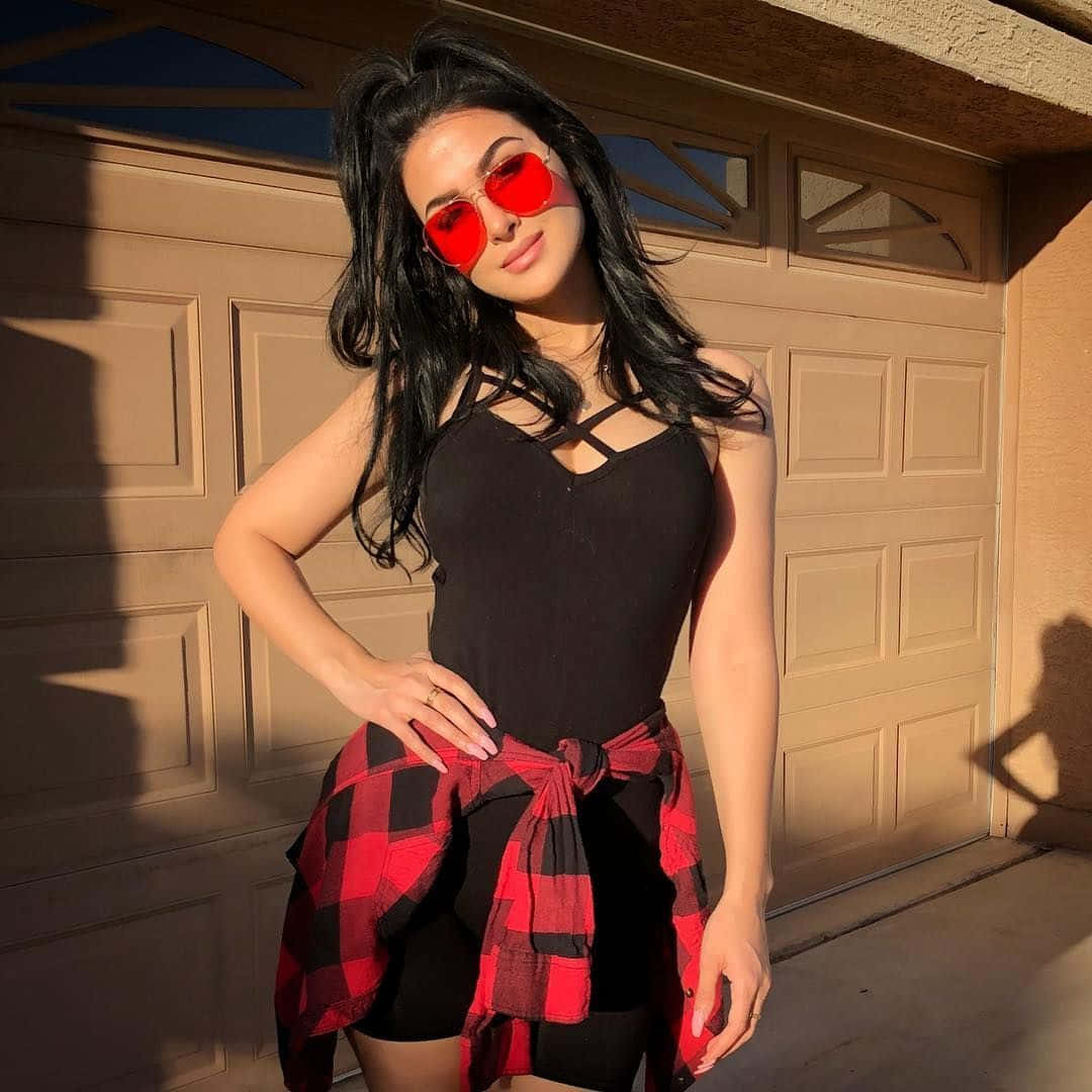 Sssniperwolf, garage door, golden sunlight, SD Desktop Wallpaper