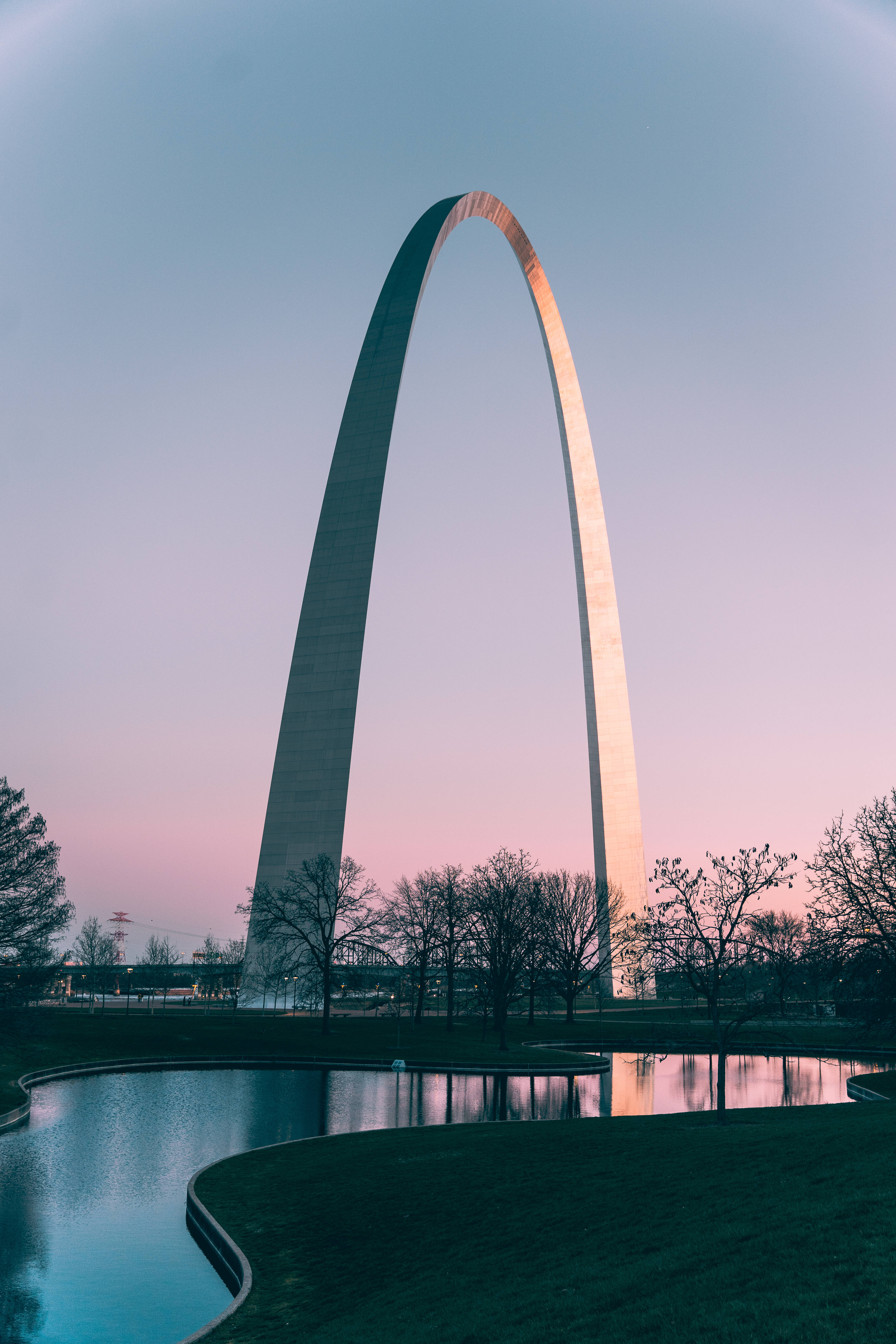 St Louis Arch, vibrant purple sky, dusk, 5K Phone Wallpaper