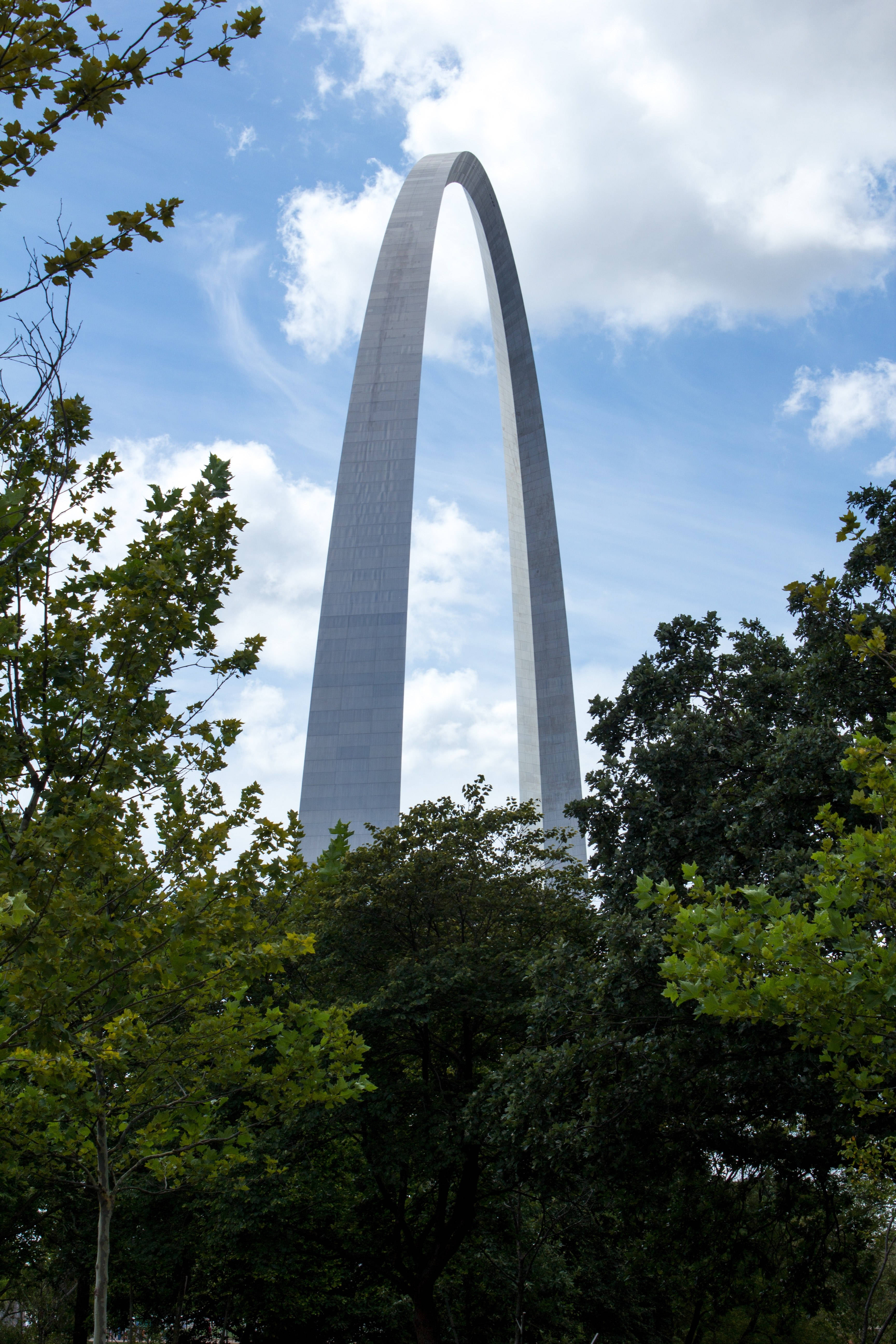 St Louis Arch, blue sky, fluffy white clouds, 5K Phone Wallpaper