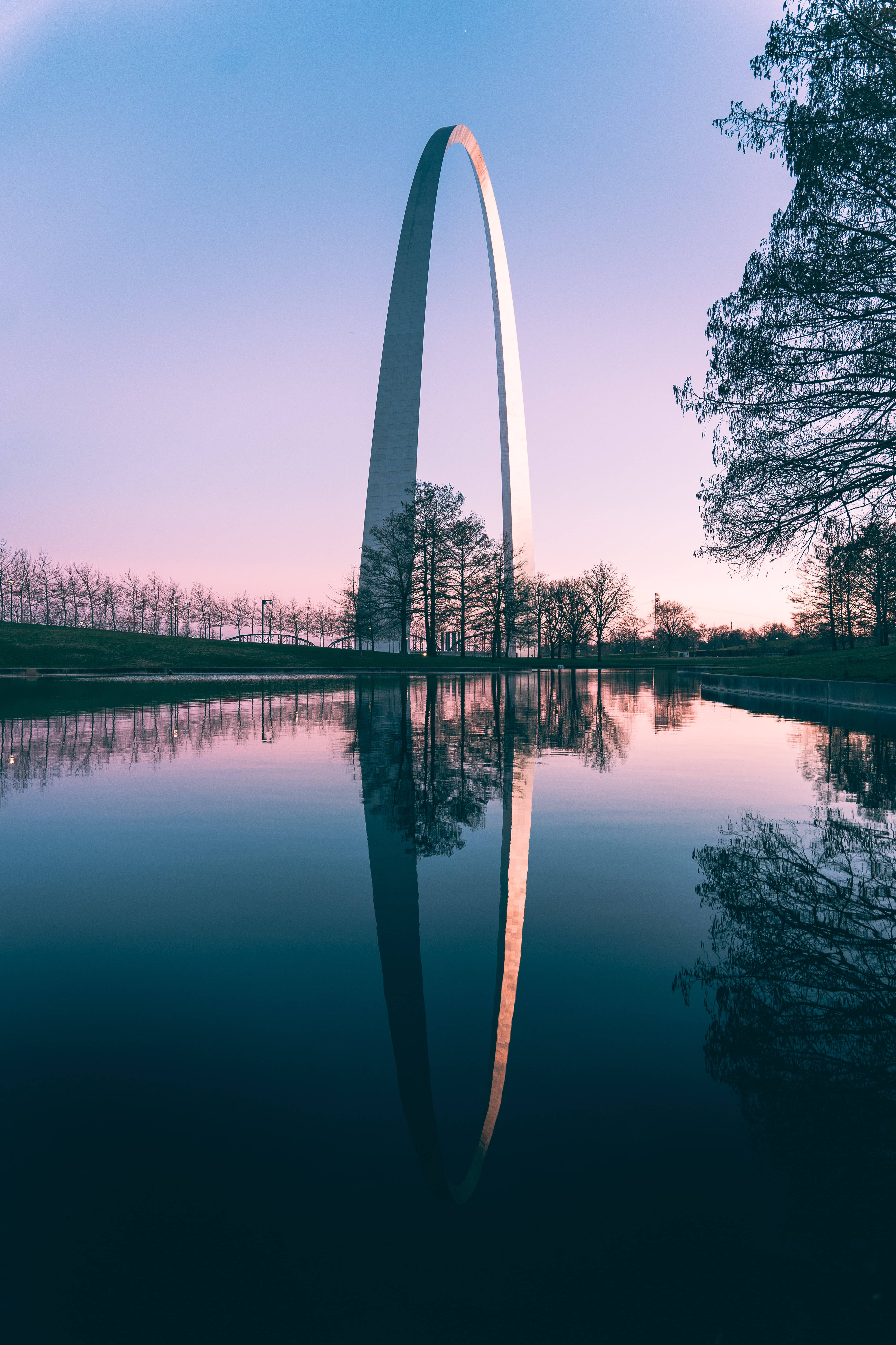 St Louis Arch, twilight sky, calm water, 5K Phone Wallpaper