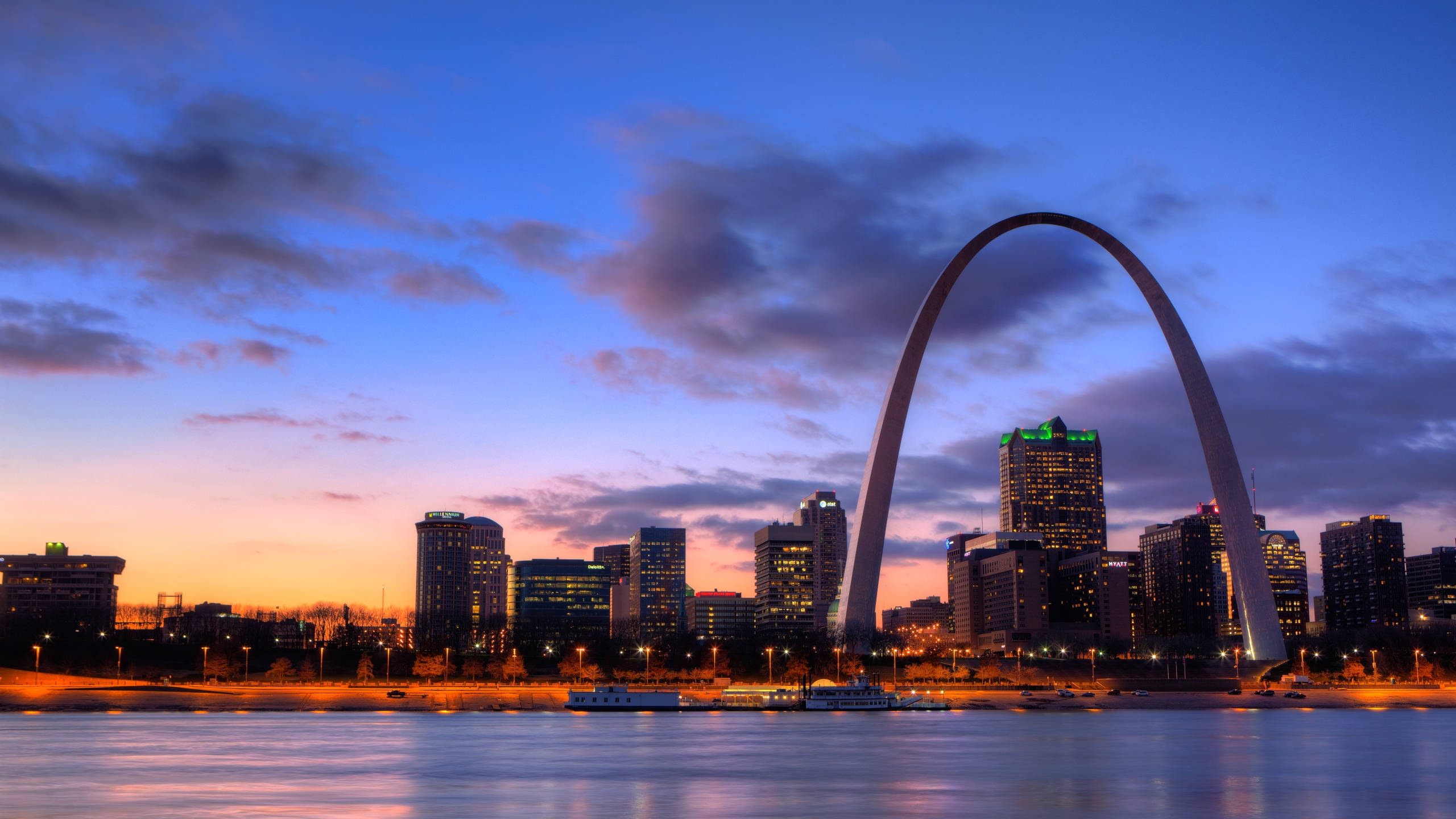St Louis Arch, St Louis skyline, twilight, 2K Desktop Wallpaper