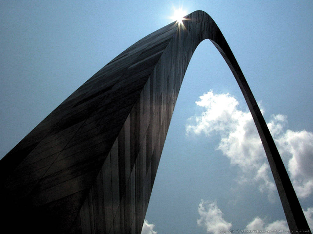 St Louis Arch, blue sky, sun flaring, SD Desktop Wallpaper
