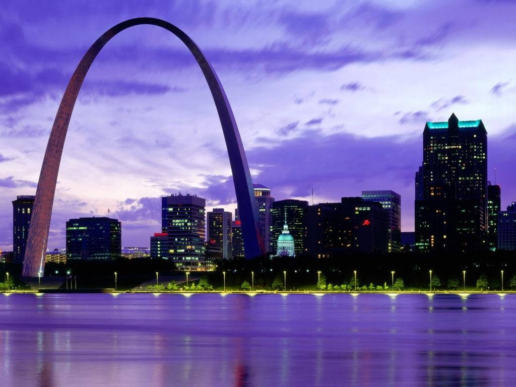 St Louis Arch, twilight sky, city lights, SD Desktop Wallpaper