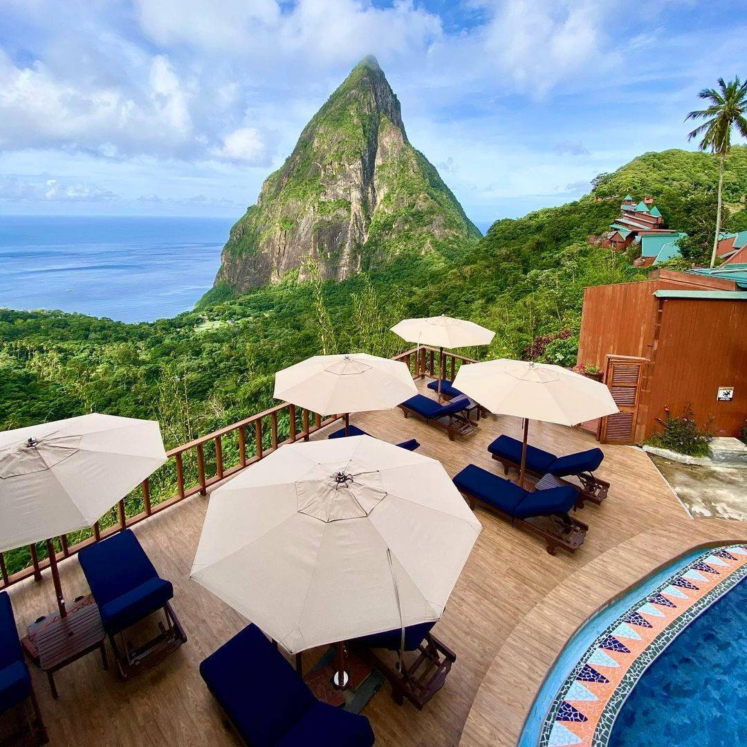 St Lucia, blue lounge chairs, beige umbrellas, SD Desktop Wallpaper