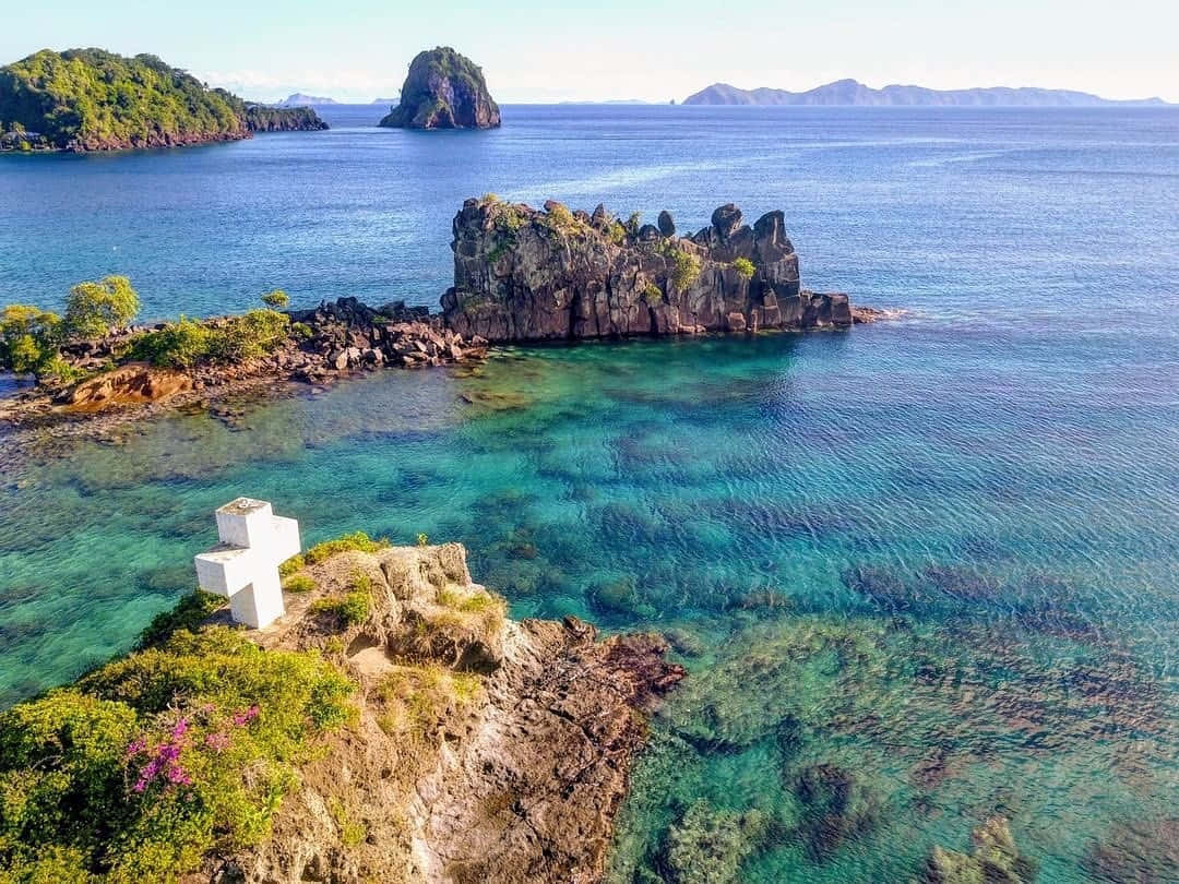 St Vincent Grenadines, white cross, rocky cliff, SD Desktop Wallpaper