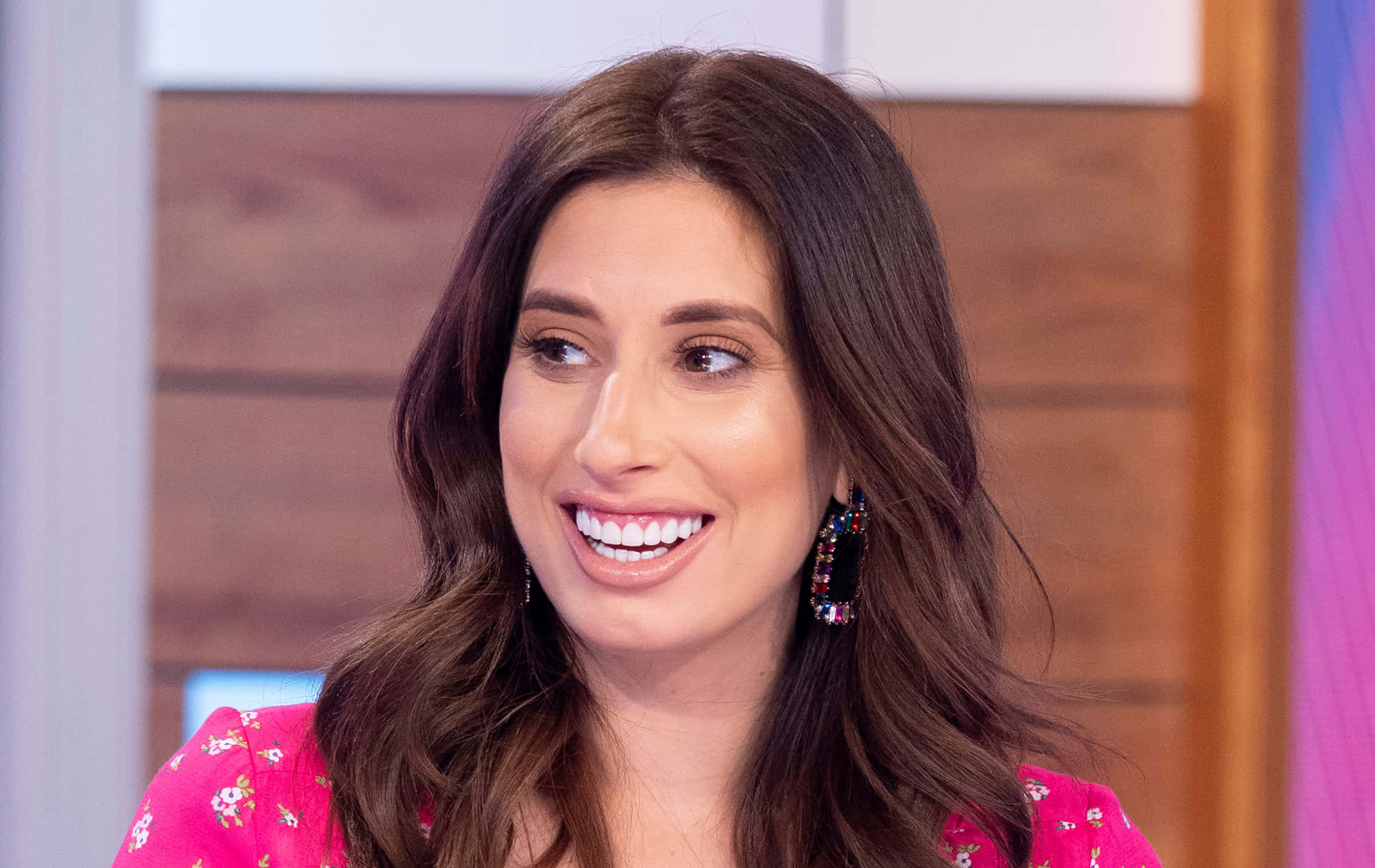 Stacey Solomon, pink floral top, colorful earrings, Full HD Desktop Wallpaper