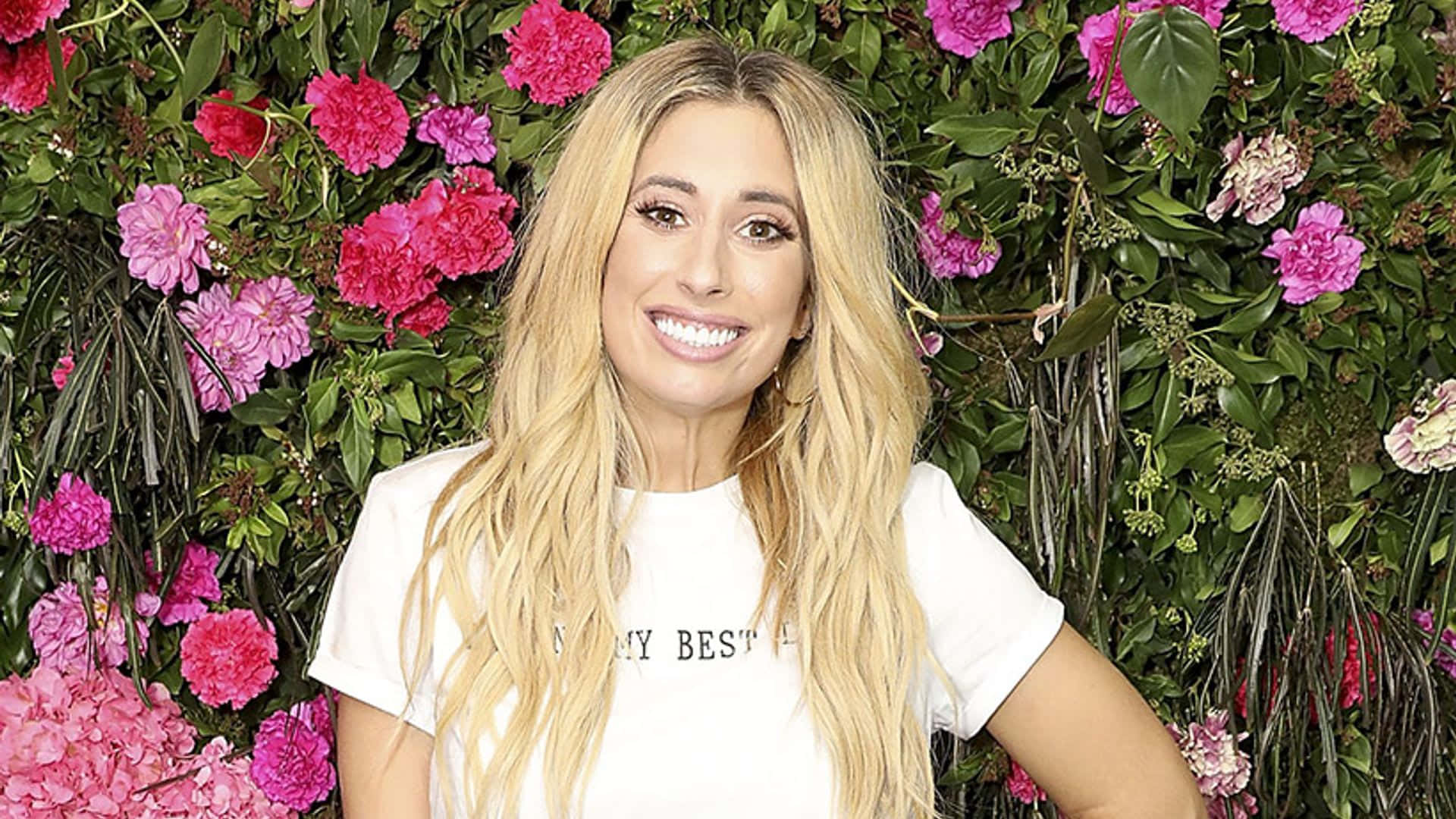 Stacey Solomon, floral backdrop, pink and red flowers, Full HD Desktop Wallpaper
