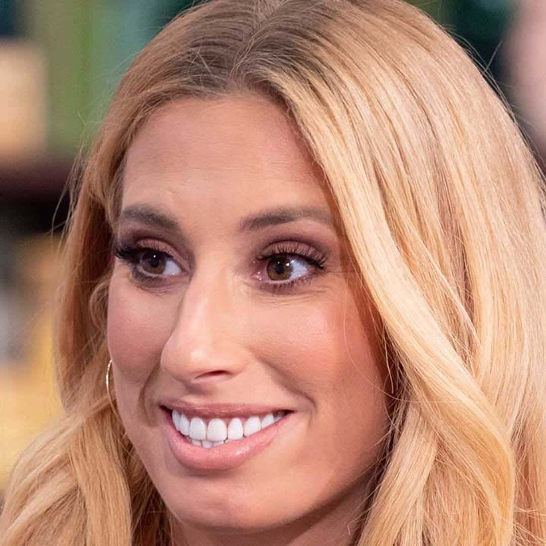 Stacey Solomon, blonde hair, bright eyes, SD Desktop Wallpaper