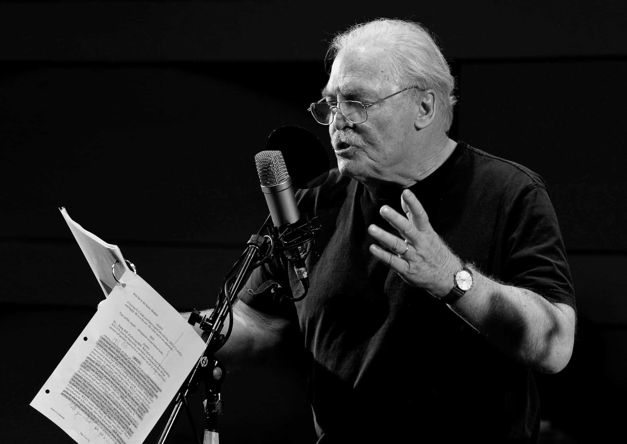 Stacy Keach, glasses, microphone, Full HD Desktop Wallpaper