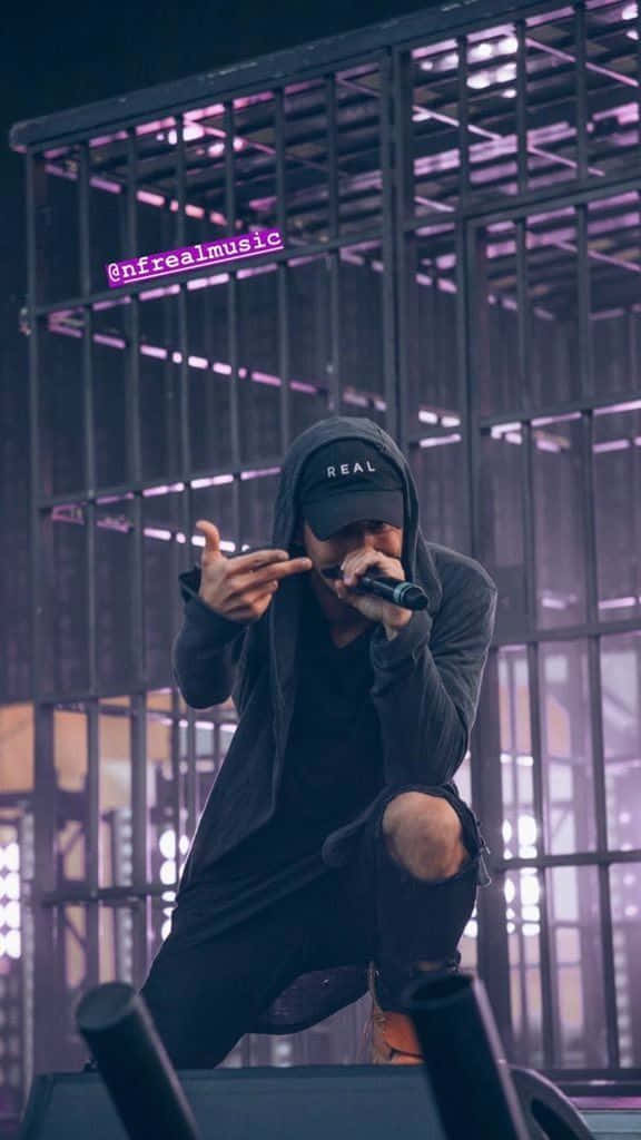 purple shirt, stage, black hoodie, SD Phone Wallpaper
