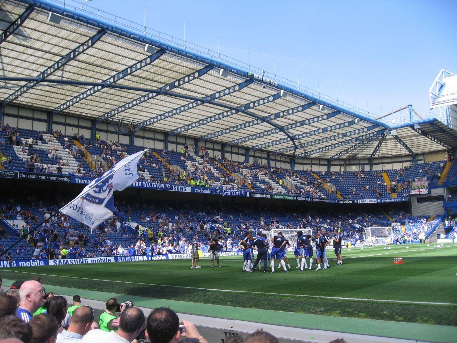 Stamford Bridge, blue jerseys, sunlit green pitch, HD Desktop Wallpaper