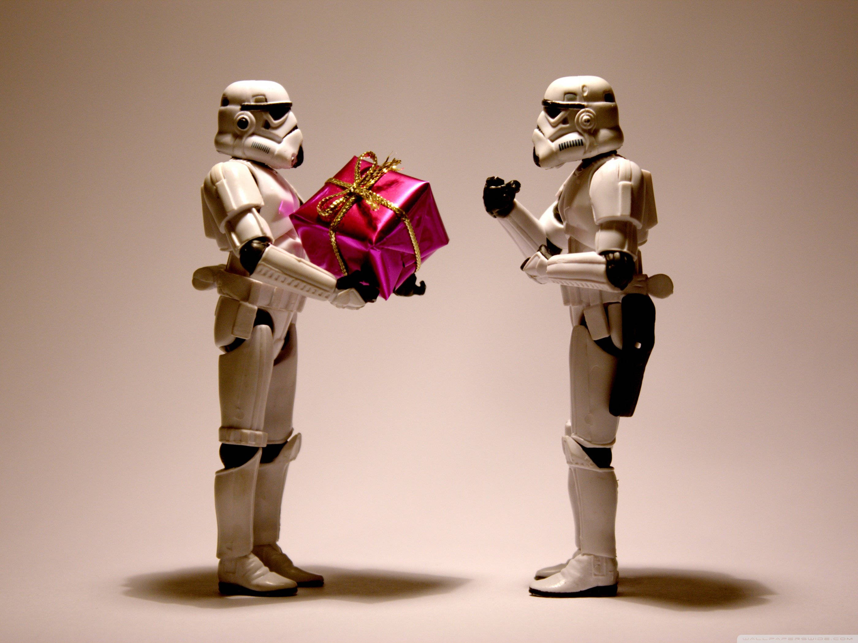 Star Wars, stormtrooper action figures, shiny pink gift, 2K Desktop Wallpaper