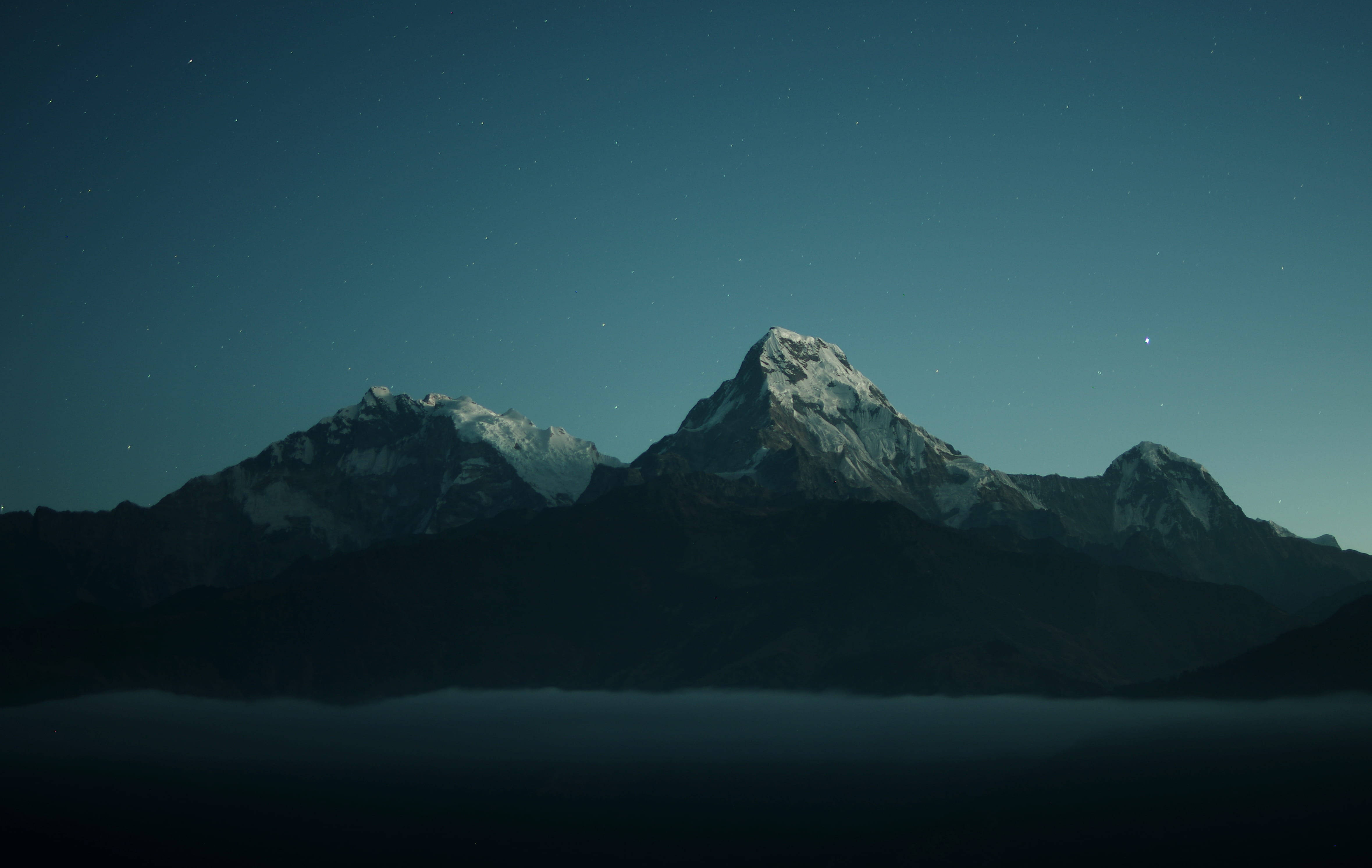 Starry Evening Mountains, mountain peaks, starry night sky, 4K Desktop Wallpaper