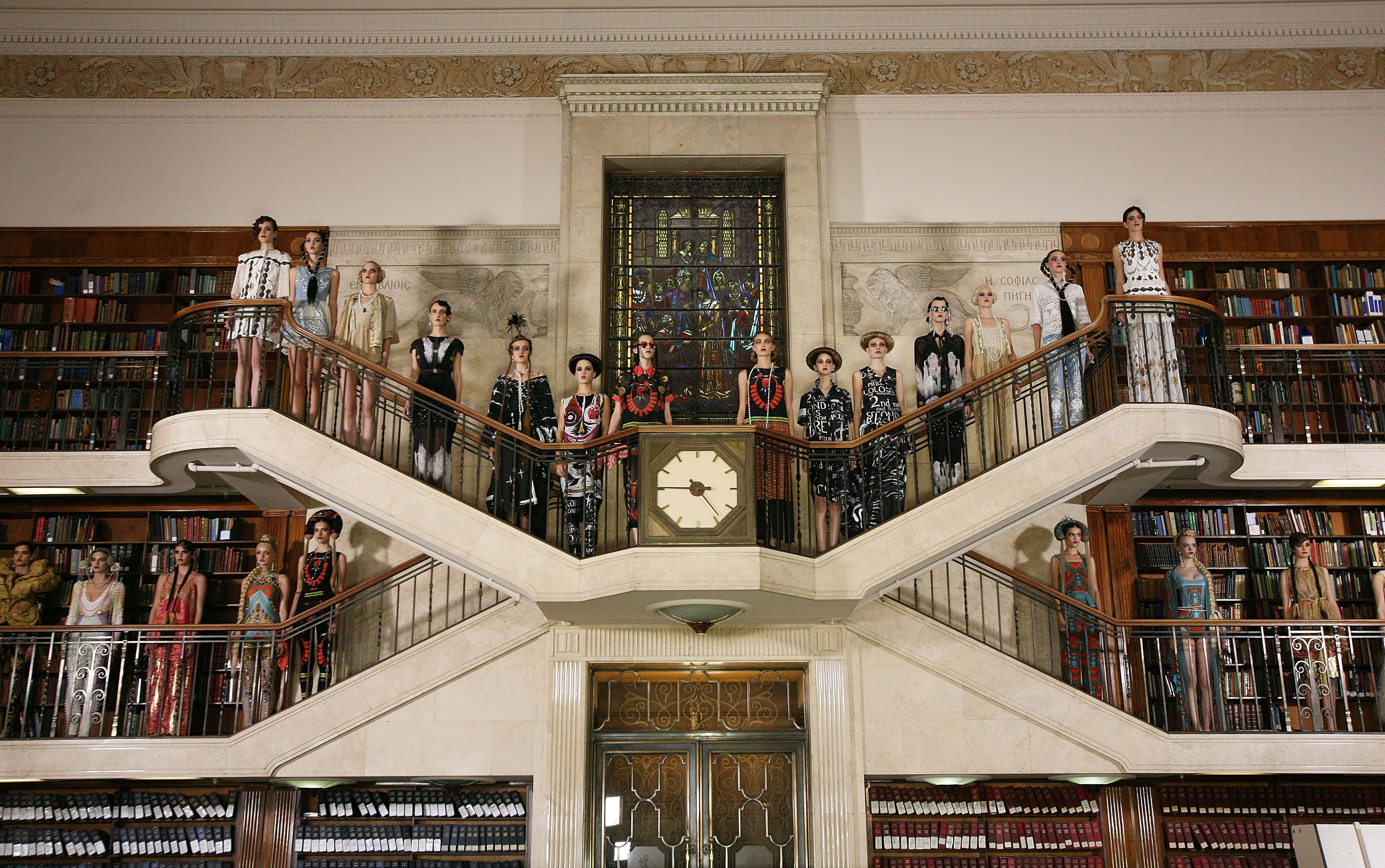 historic library, ornate staircases, towering bookshelves, 4K Desktop Wallpaper