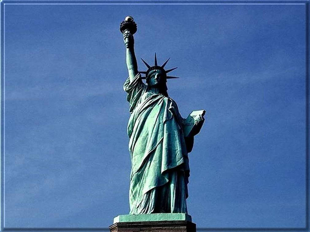 Statue Of Liberty, clear blue sky, torch, SD Desktop Wallpaper