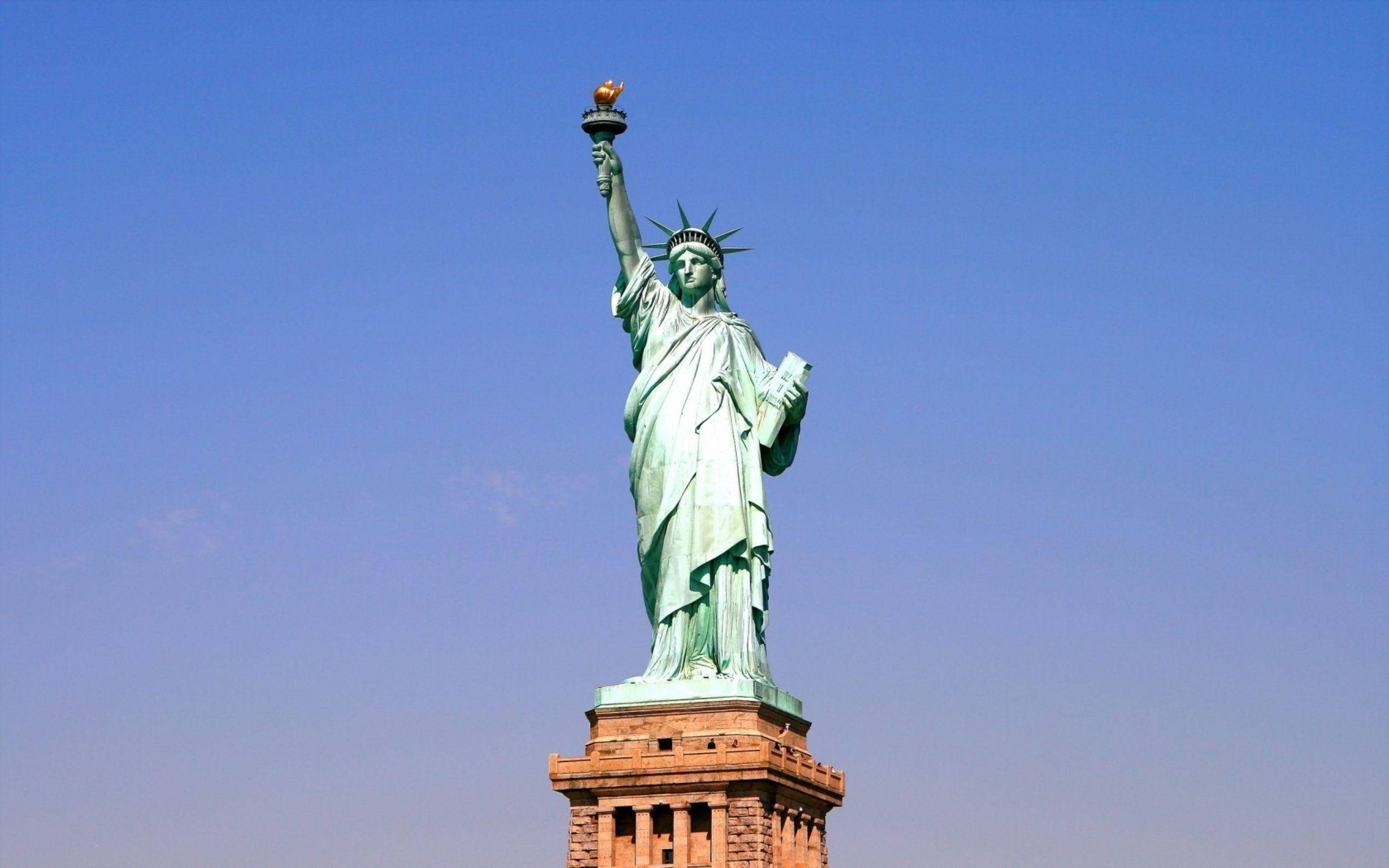 Statue Of Liberty, copper, clear blue sky, 2K Desktop Wallpaper