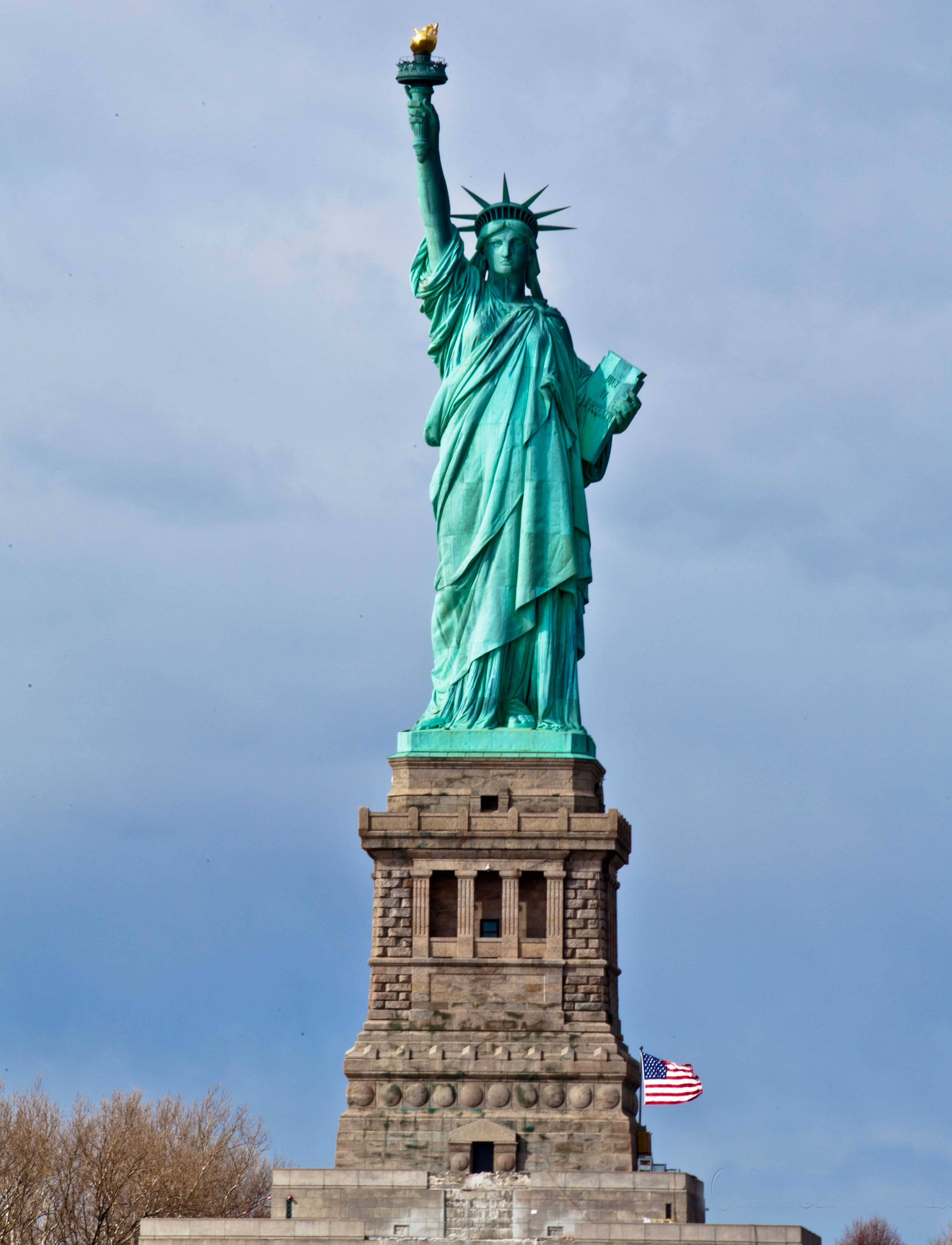 Statue Of Liberty, torch, green patina, 4K Phone Wallpaper