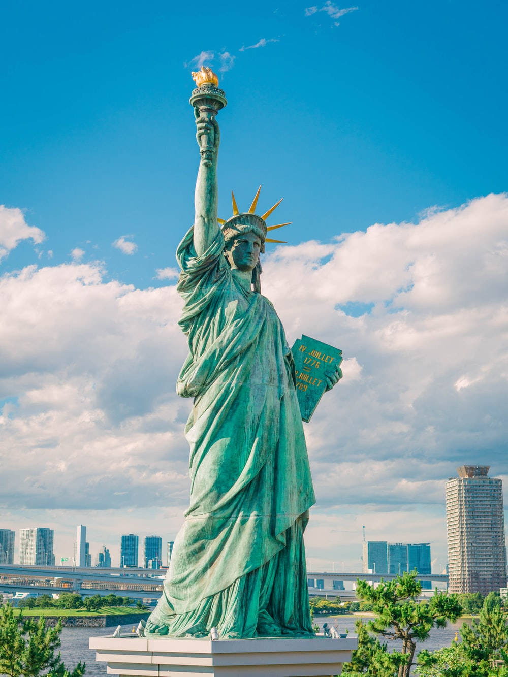 Statue Of Liberty, green copper, bright blue sky, HD Phone Wallpaper