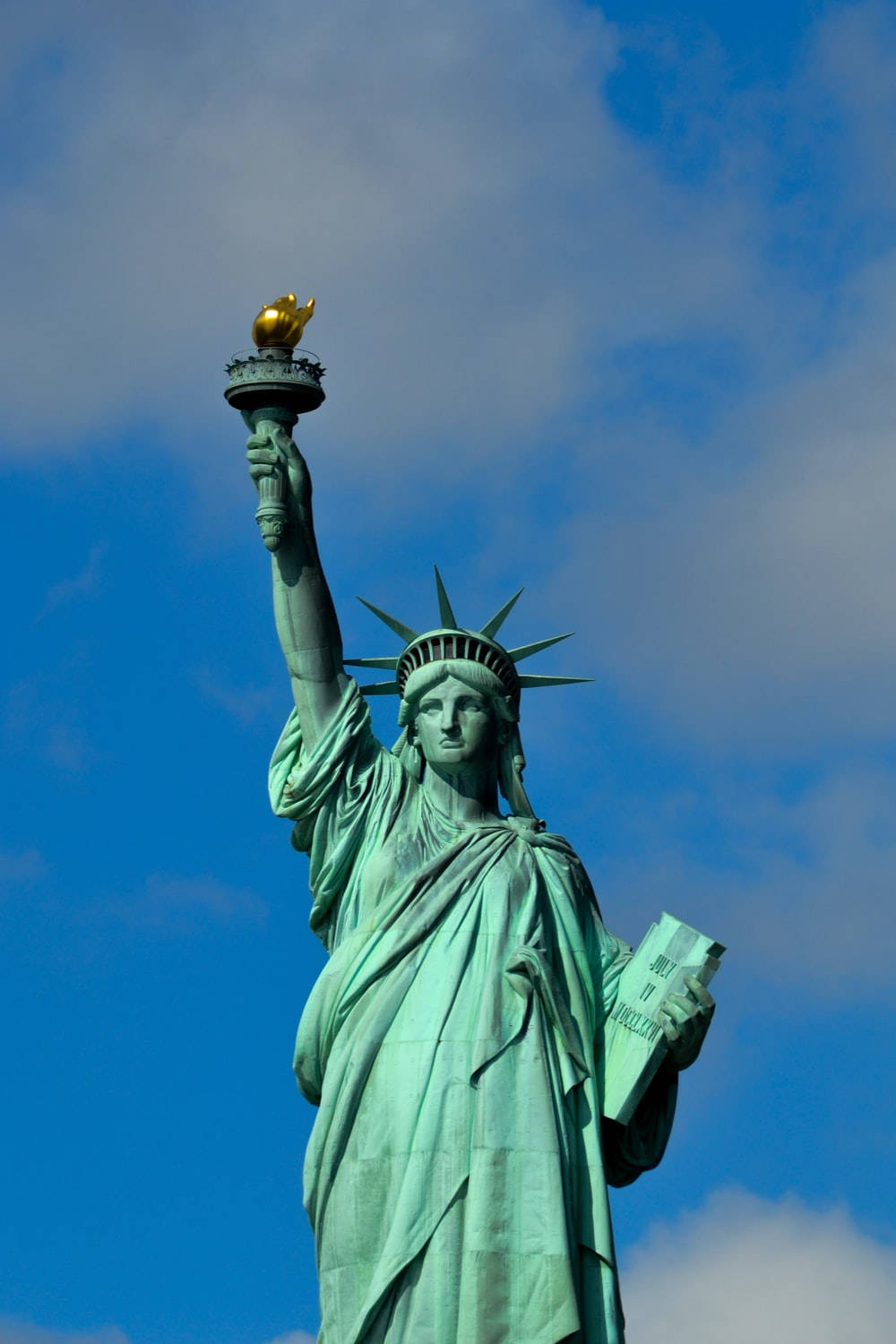 Statue Of Liberty, torch, vibrant blue sky, HD Phone Wallpaper