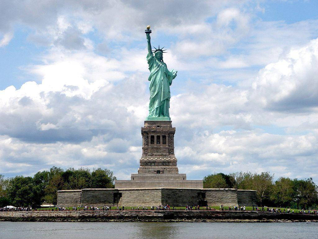 Statue Of Liberty, green patina, partly cloudy blue sky, SD Desktop Wallpaper