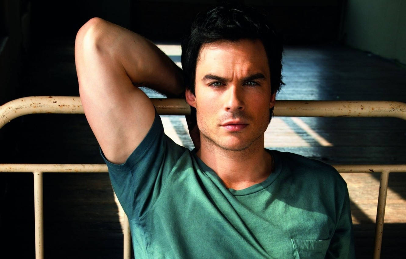 Stefan Salvatore, green t-shirt, rusty metal railing, HD Desktop Wallpaper