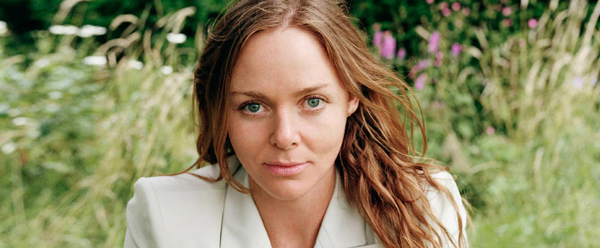 Stella McCartney, green eyes, white blazer, Full HD Desktop Wallpaper