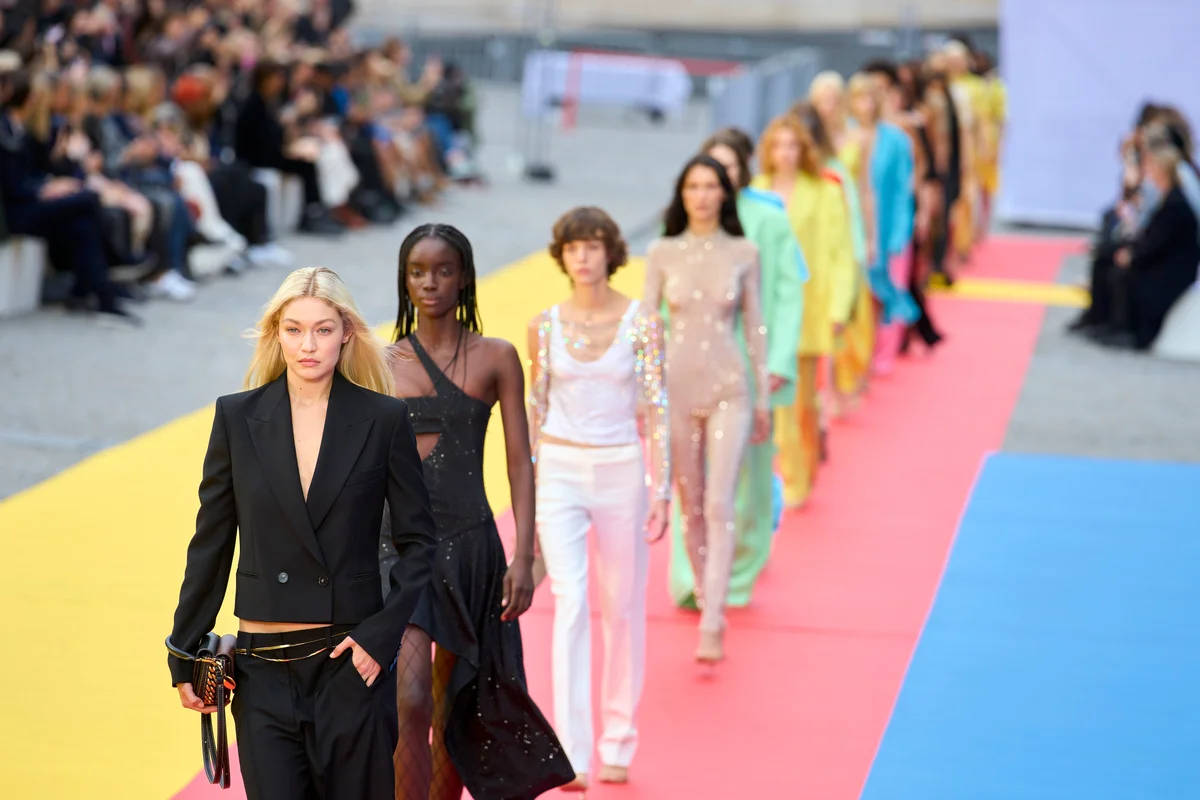 Stella McCartney, models, vibrant multicolored runway, SD Desktop Wallpaper