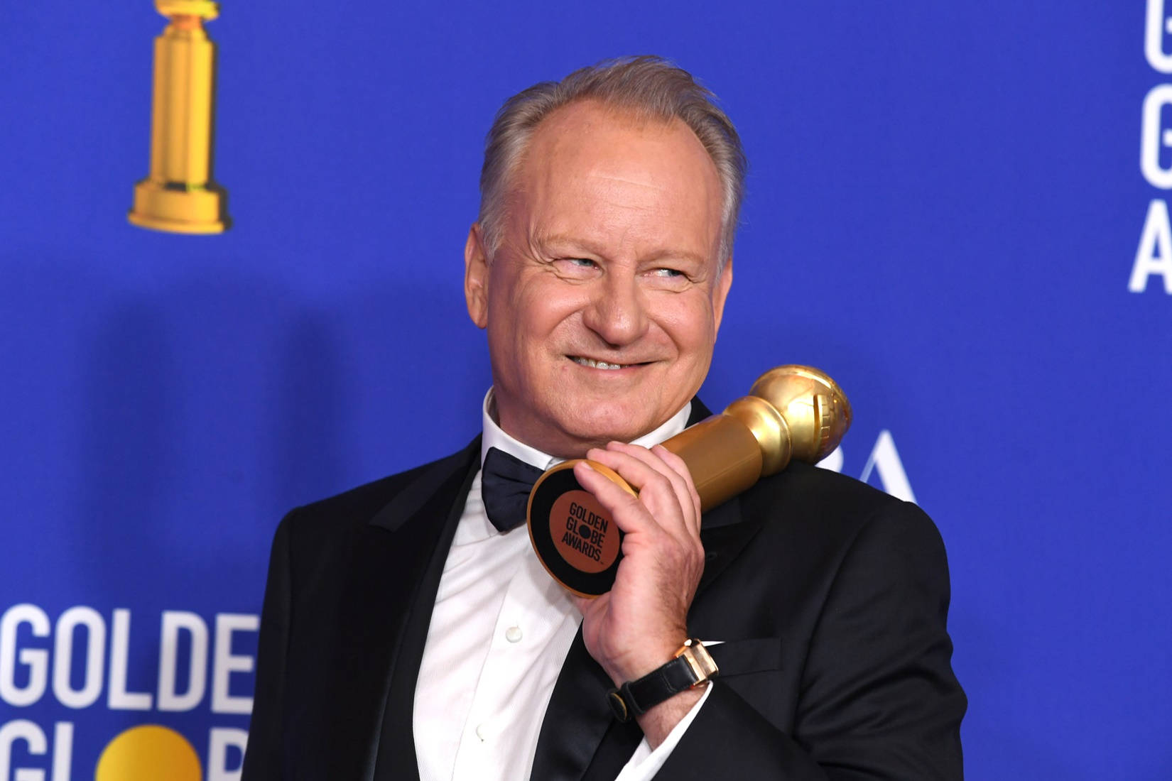 Stellan Skarsgård, 77th Golden Globe Trophy, tuxedo, HD Desktop Wallpaper