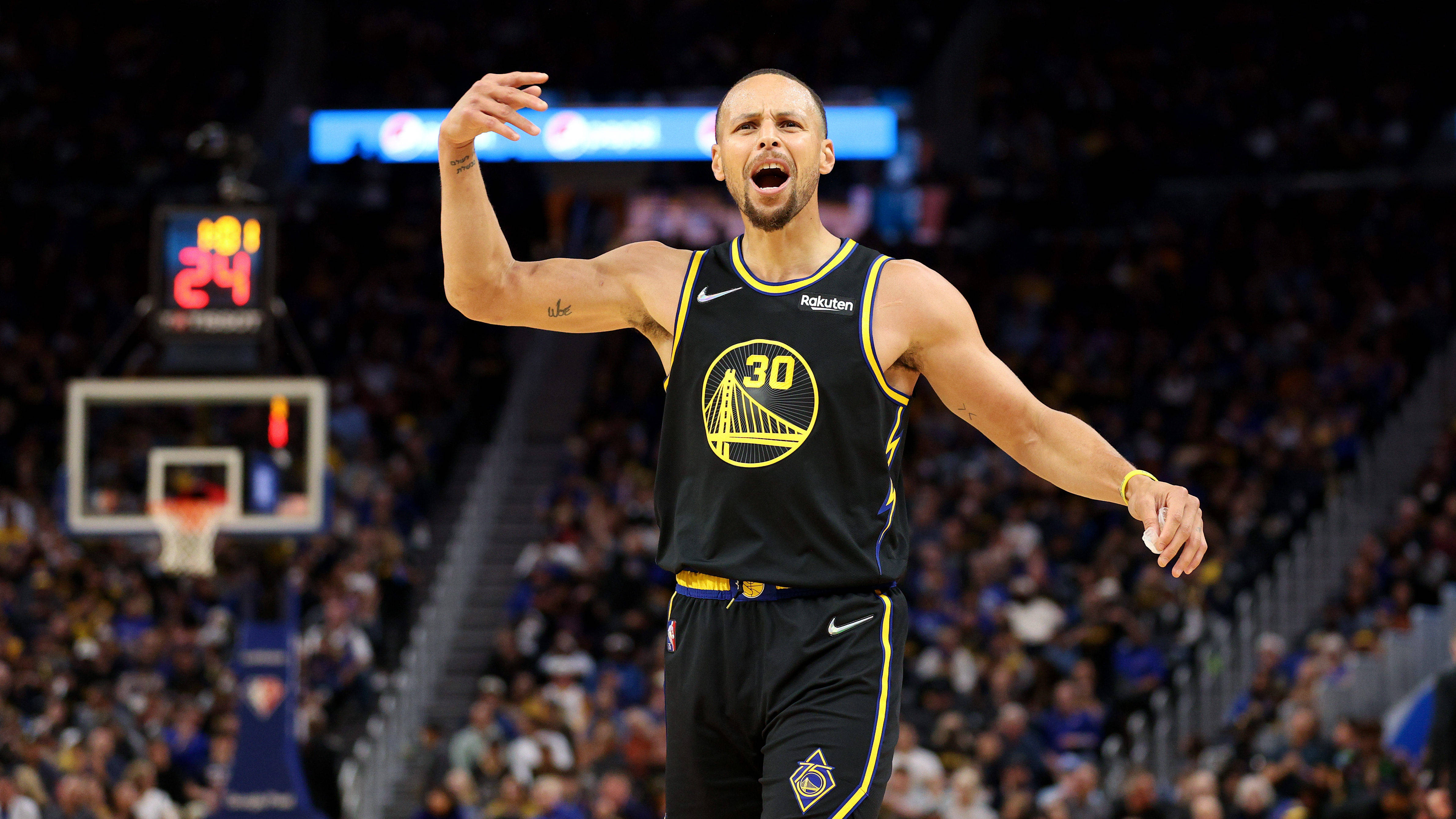 Steph Curry, black and yellow Warriors jersey, arena lights, 4K Desktop Wallpaper