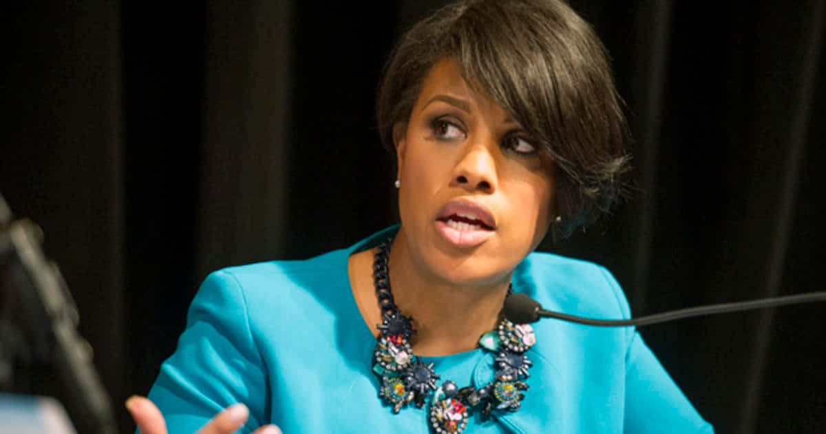 Stephanie Rawlings Blake, bright blue blazer, ornate necklace, SD Desktop Wallpaper