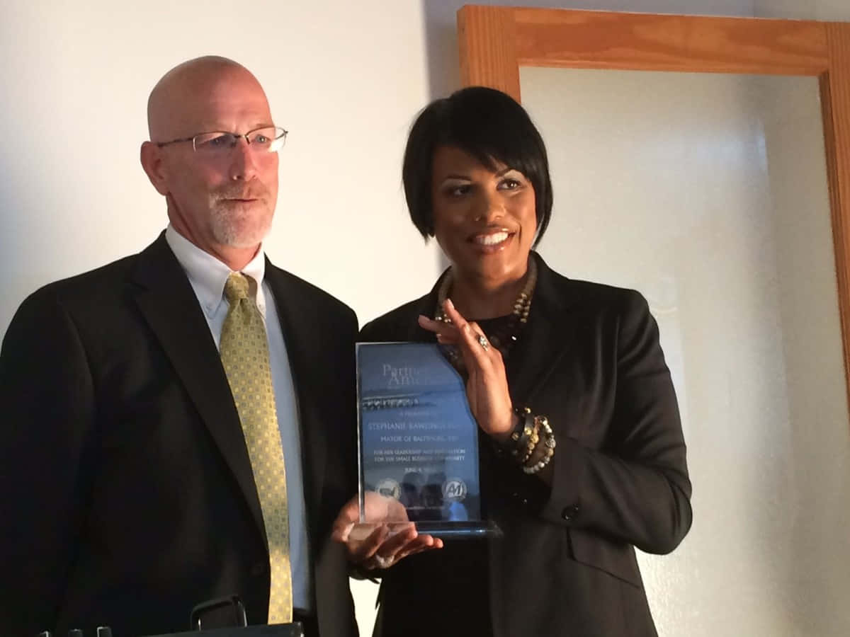 Stephanie Rawlings Blake, transparent award plaque, engraved text, SD Desktop Wallpaper